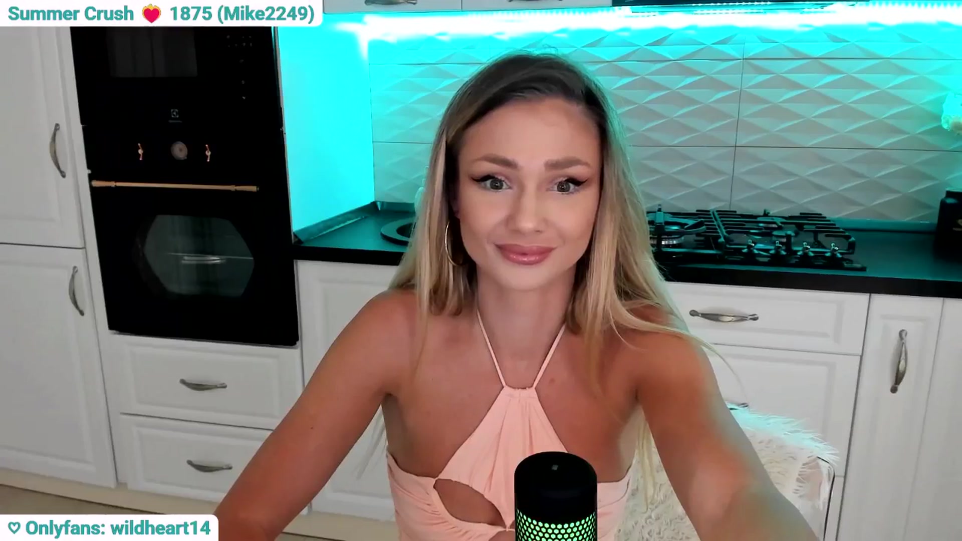 Gallery image thumbnail from Yveline's myfreecams stream on, 07/01/2025, 15:39 image 19 of 20