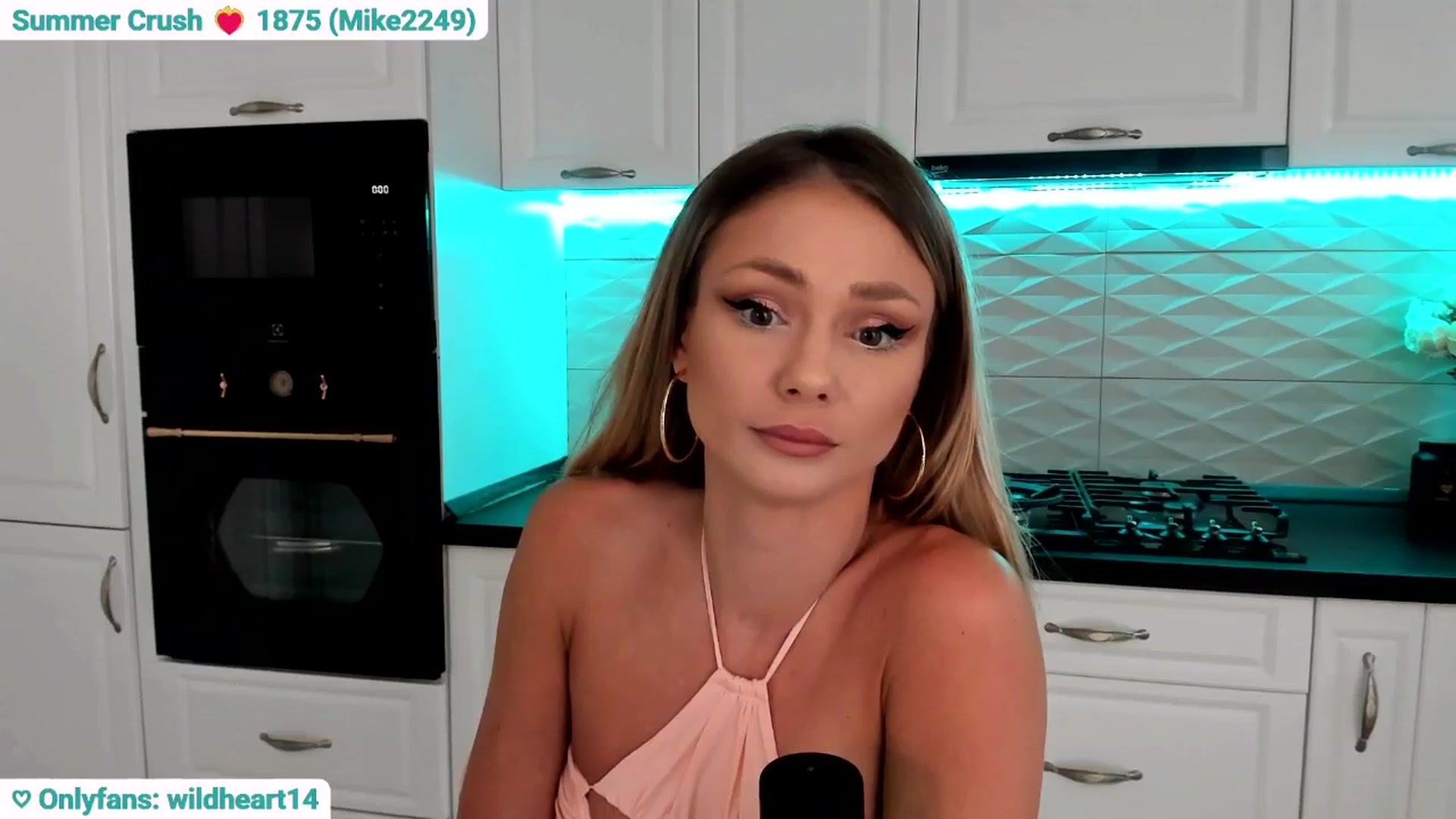 Gallery image thumbnail from Yveline's myfreecams stream on, 07/01/2025, 15:39 image 9 of 20
