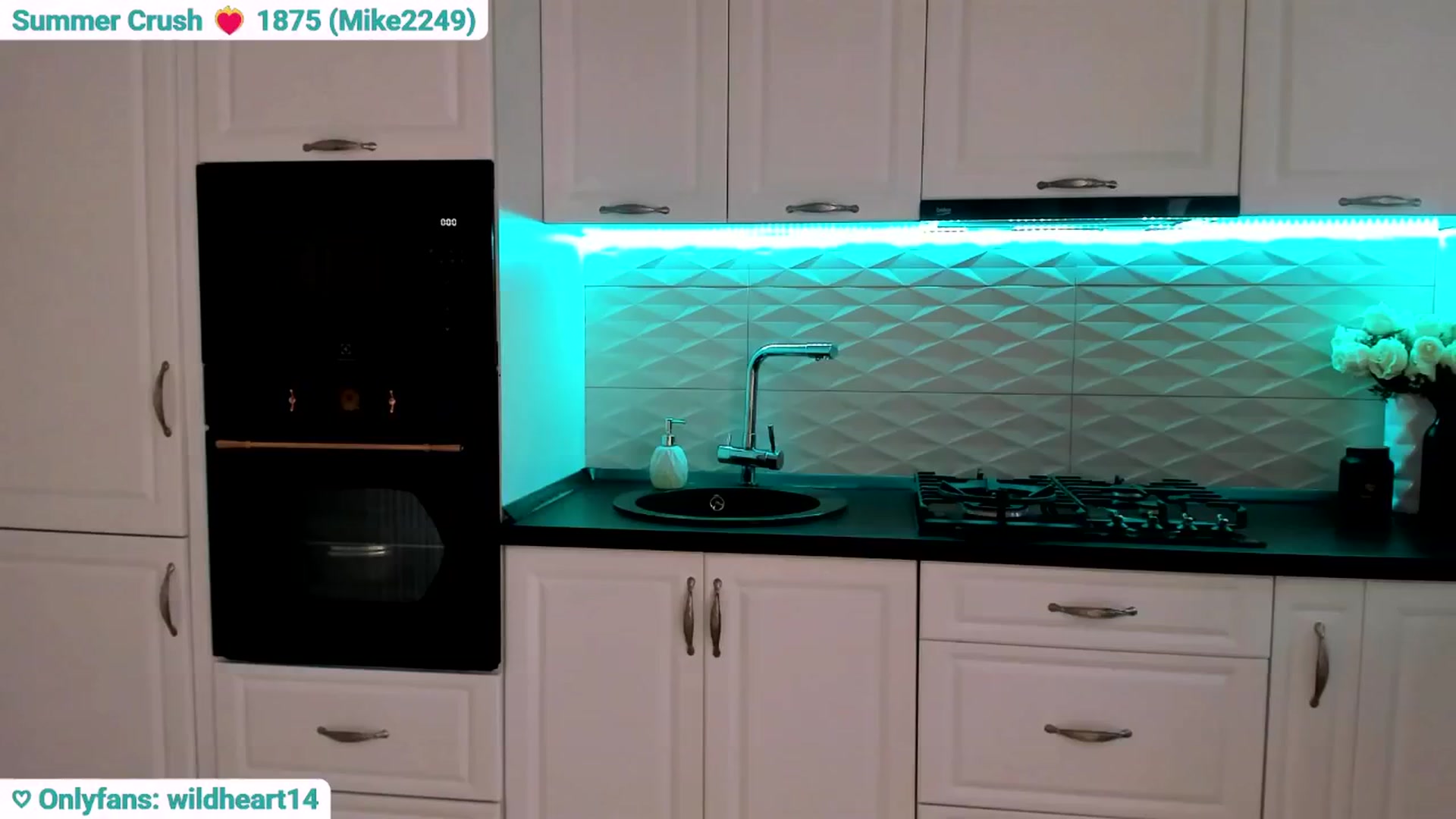 Gallery image thumbnail from Yveline's myfreecams stream on, 07/01/2025, 16:38 image 13 of 20