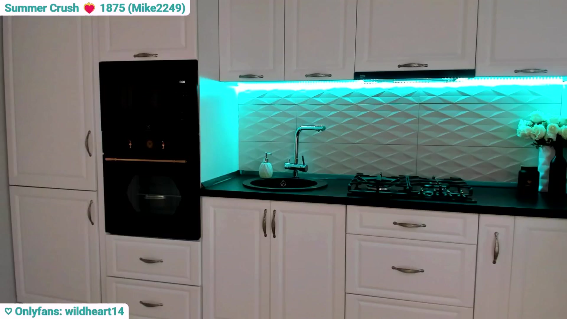 Gallery image thumbnail from Yveline's myfreecams stream on, 07/01/2025, 16:38 image 7 of 20