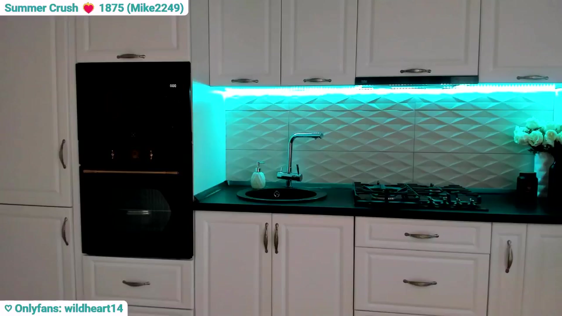 Gallery image thumbnail from Yveline's myfreecams stream on, 07/01/2025, 16:38 image 14 of 20