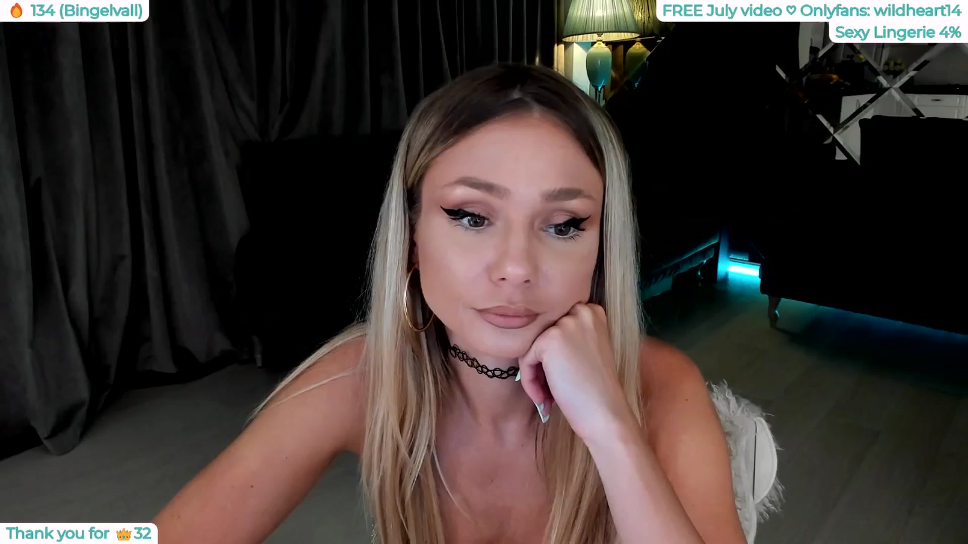 Gallery image thumbnail from Yveline's myfreecams stream on, 07/14/2025, 24:13 image 3 of 20