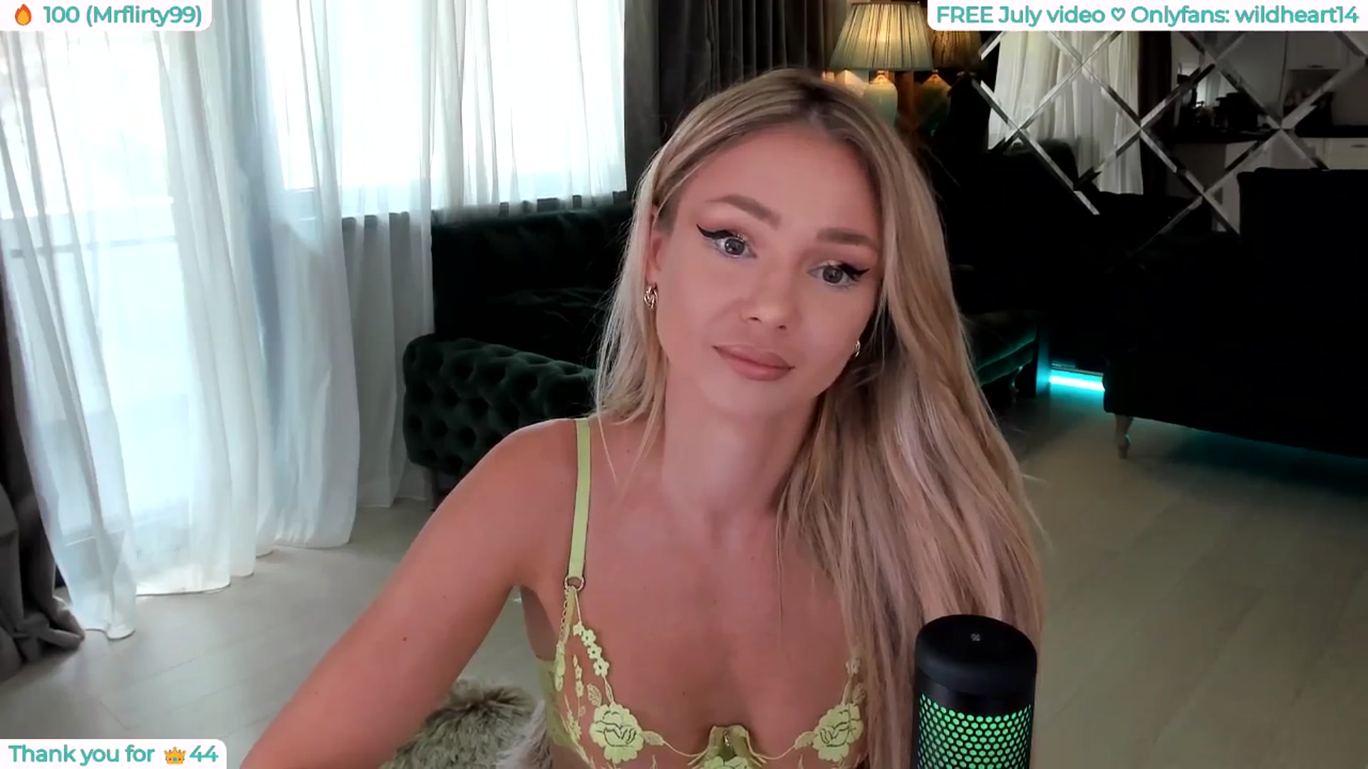 Gallery image thumbnail from Yveline's myfreecams stream on, 07/21/2025, 10:54 image 8 of 20