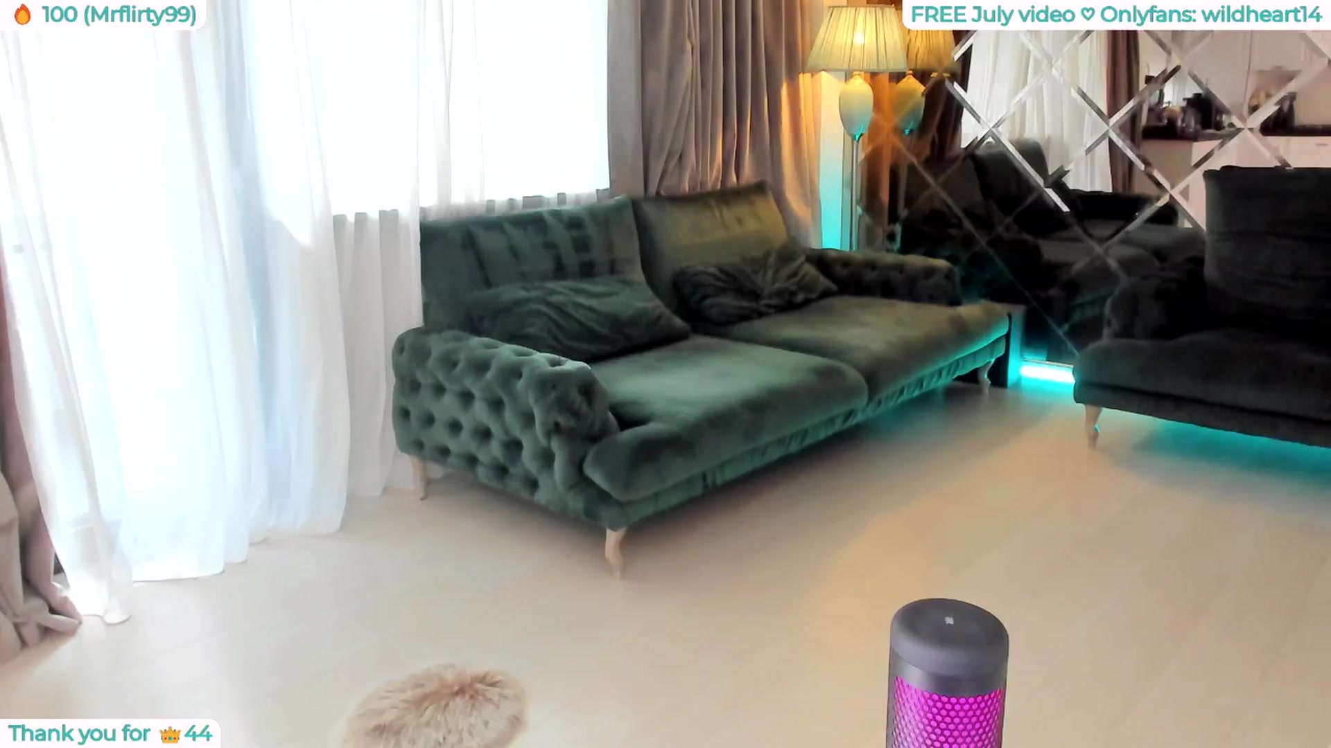 Gallery image thumbnail from Yveline's myfreecams stream on, 07/21/2025, 10:54 image 12 of 20