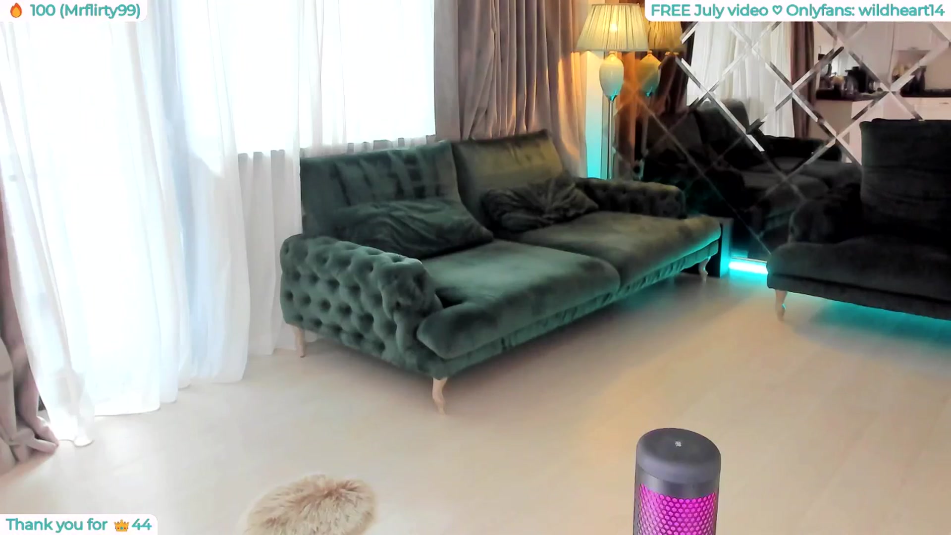 Gallery image thumbnail from Yveline's myfreecams stream on, 07/21/2025, 10:54 image 11 of 20