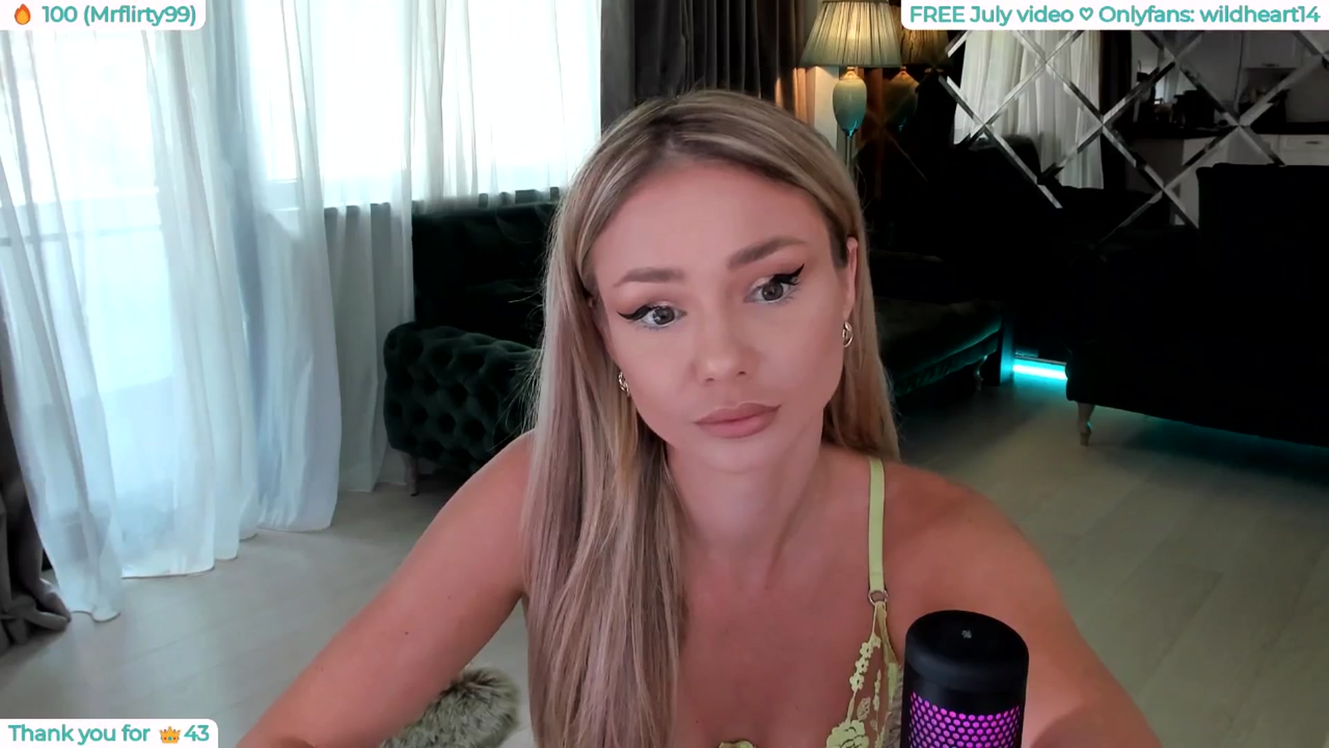 Gallery image thumbnail from Yveline's myfreecams stream on, 07/21/2025, 10:54 image 15 of 20