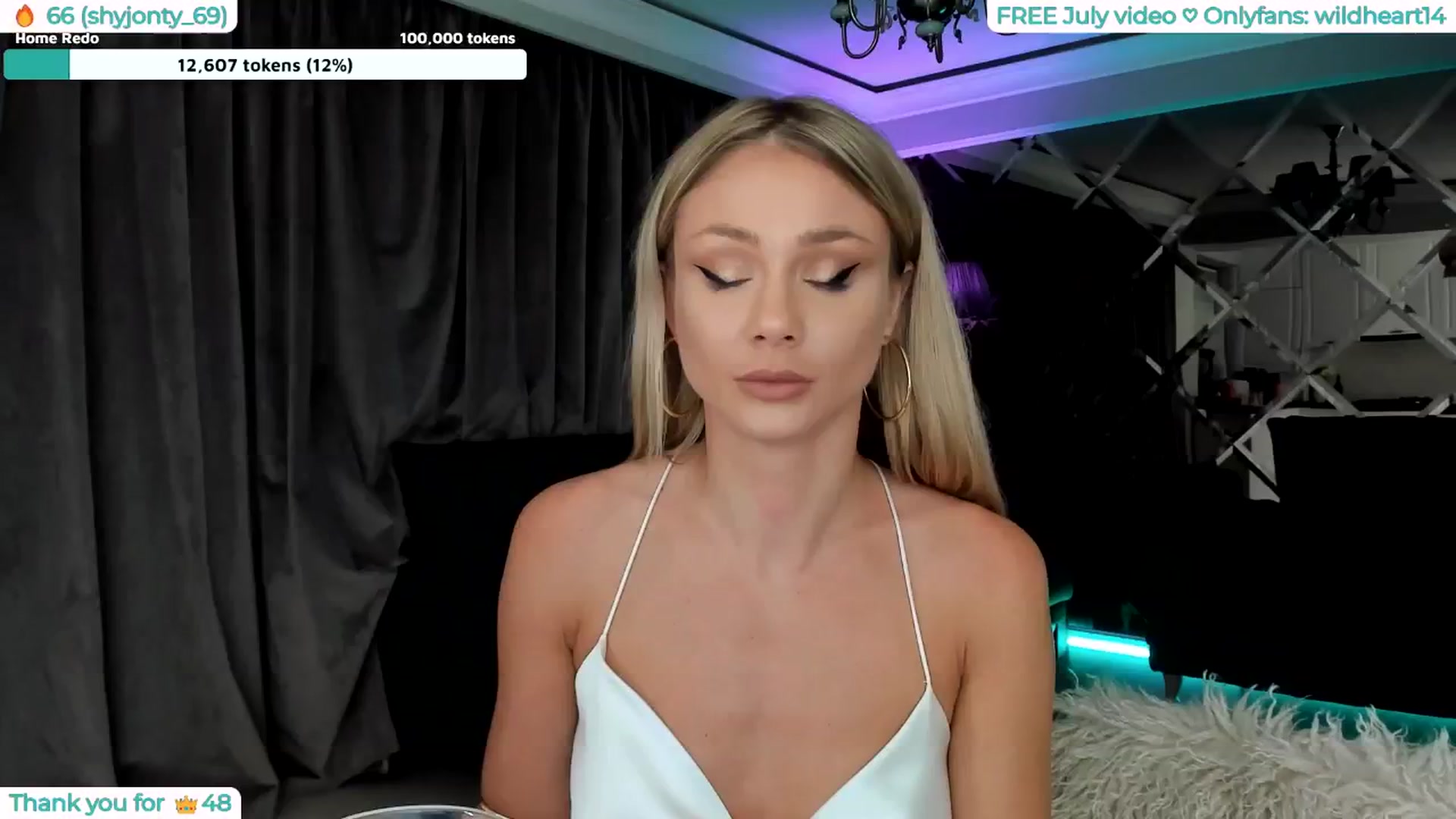 Gallery image thumbnail from Yveline's myfreecams stream on, 07/23/2025, 24:05 image 2 of 20