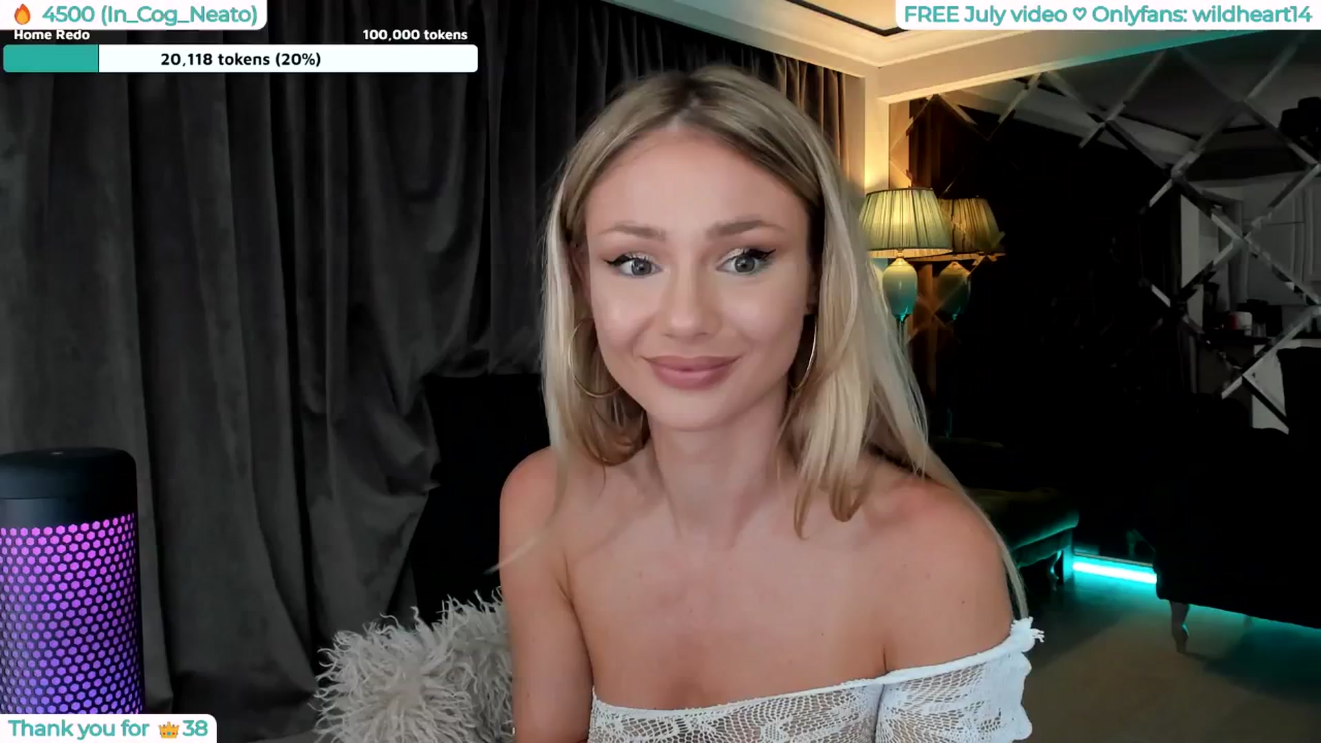 Gallery image thumbnail from Yveline's myfreecams stream on, 07/23/2025, 24:18 image 9 of 20