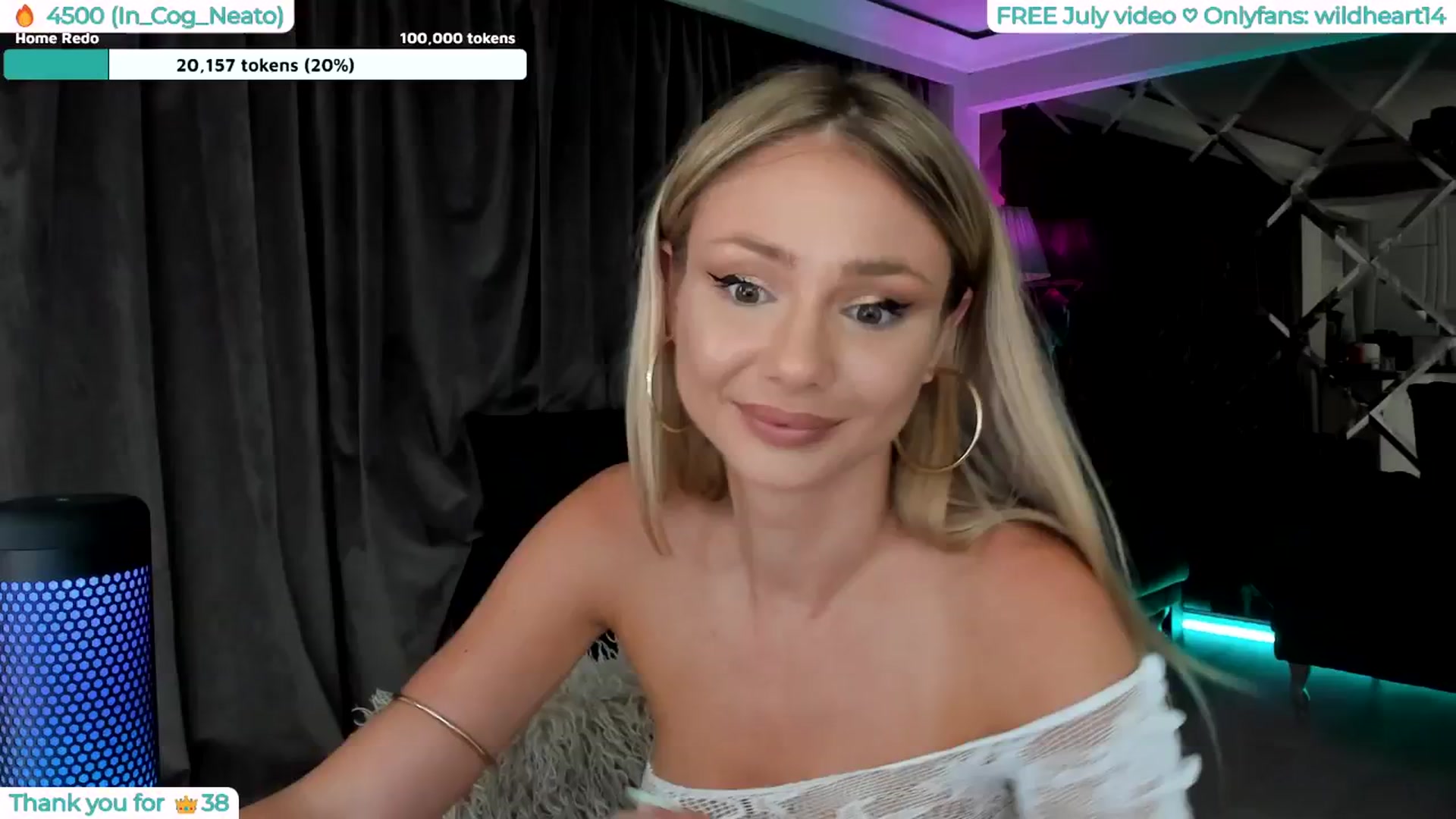 Gallery image thumbnail from Yveline's myfreecams stream on, 07/23/2025, 24:18 image 12 of 20
