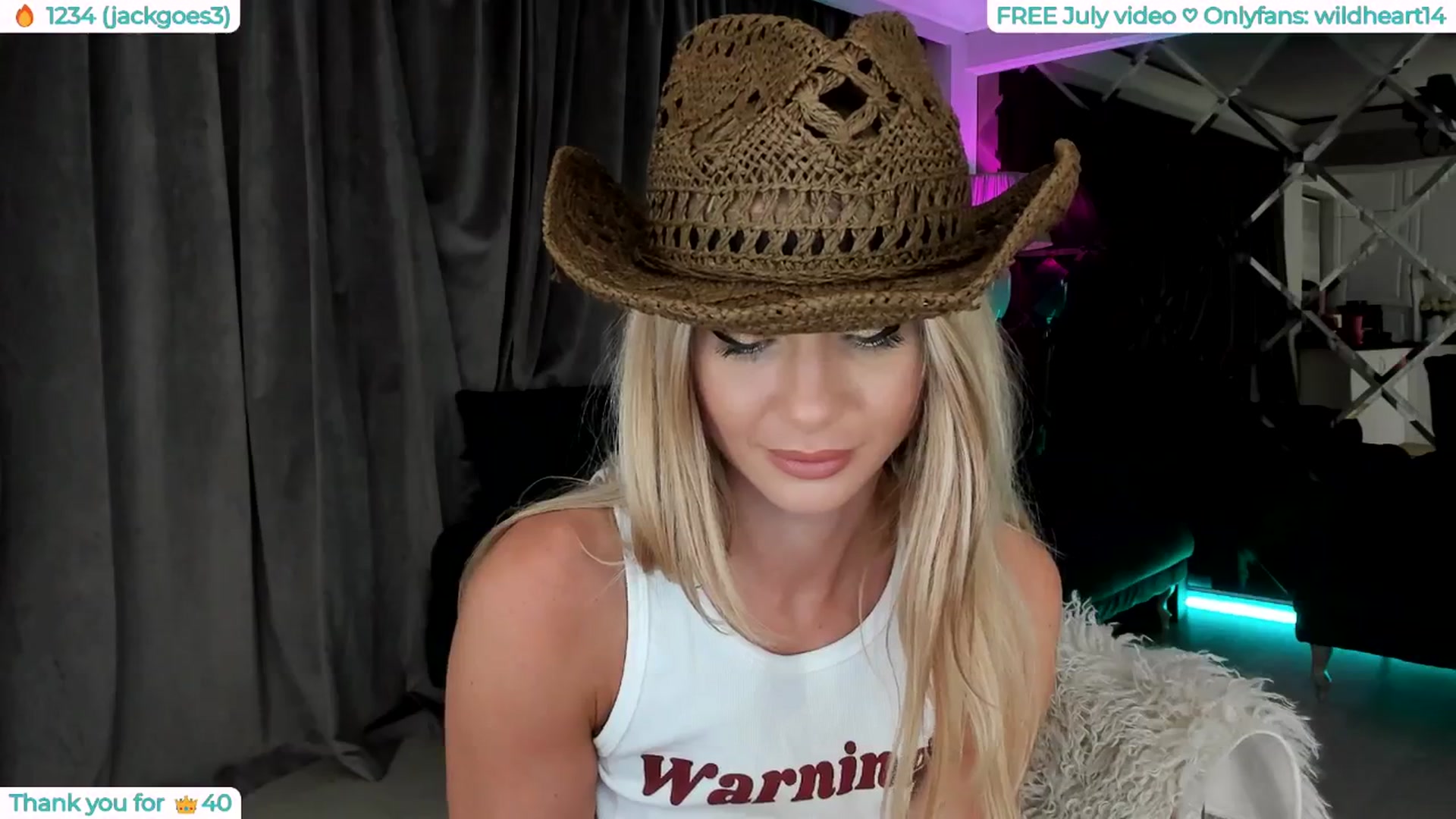 Gallery image thumbnail from Yveline's myfreecams stream on, 07/24/2025, 18:50 image 12 of 20