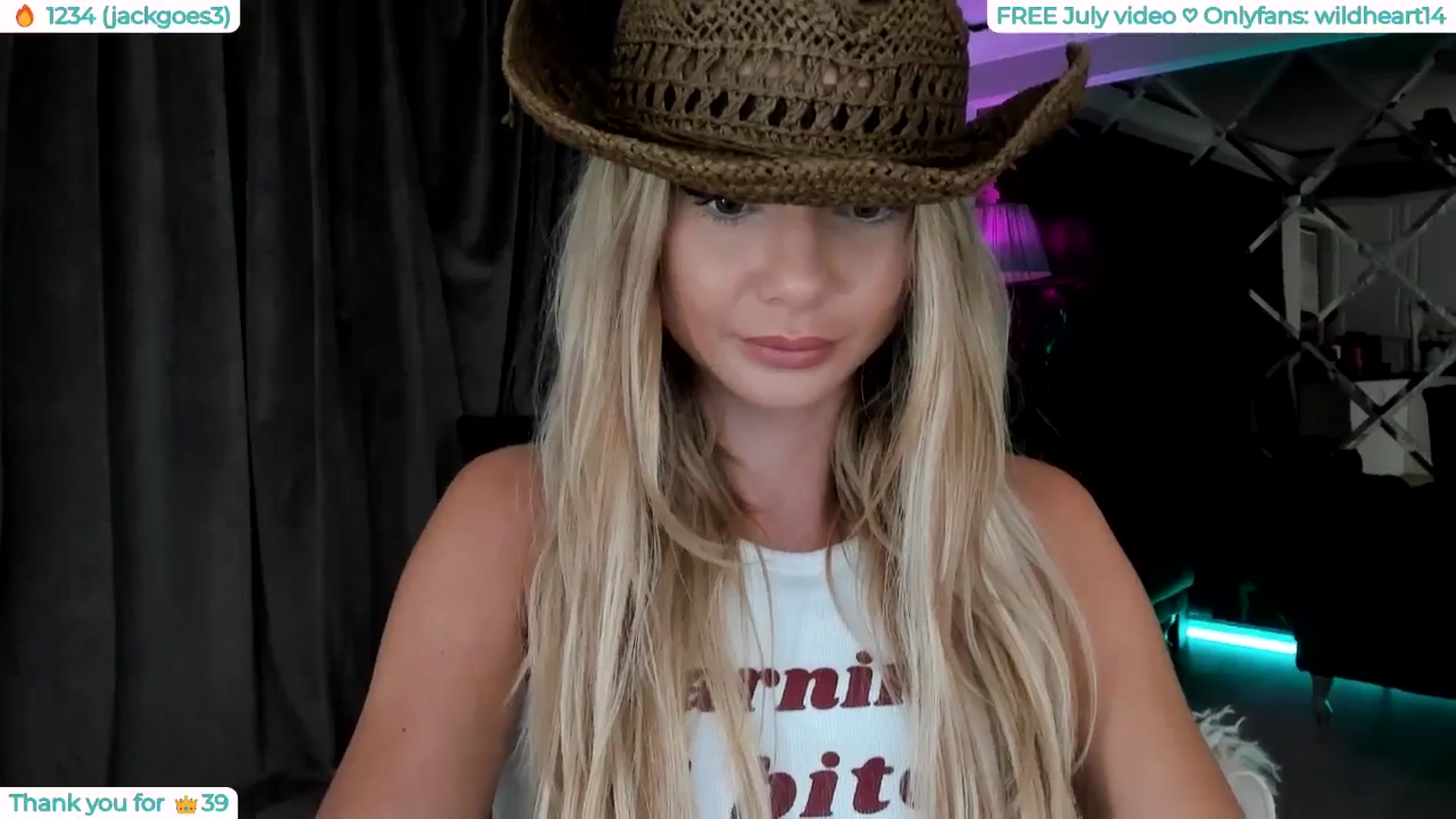 Gallery image thumbnail from Yveline's myfreecams stream on, 07/24/2025, 18:50 image 14 of 20