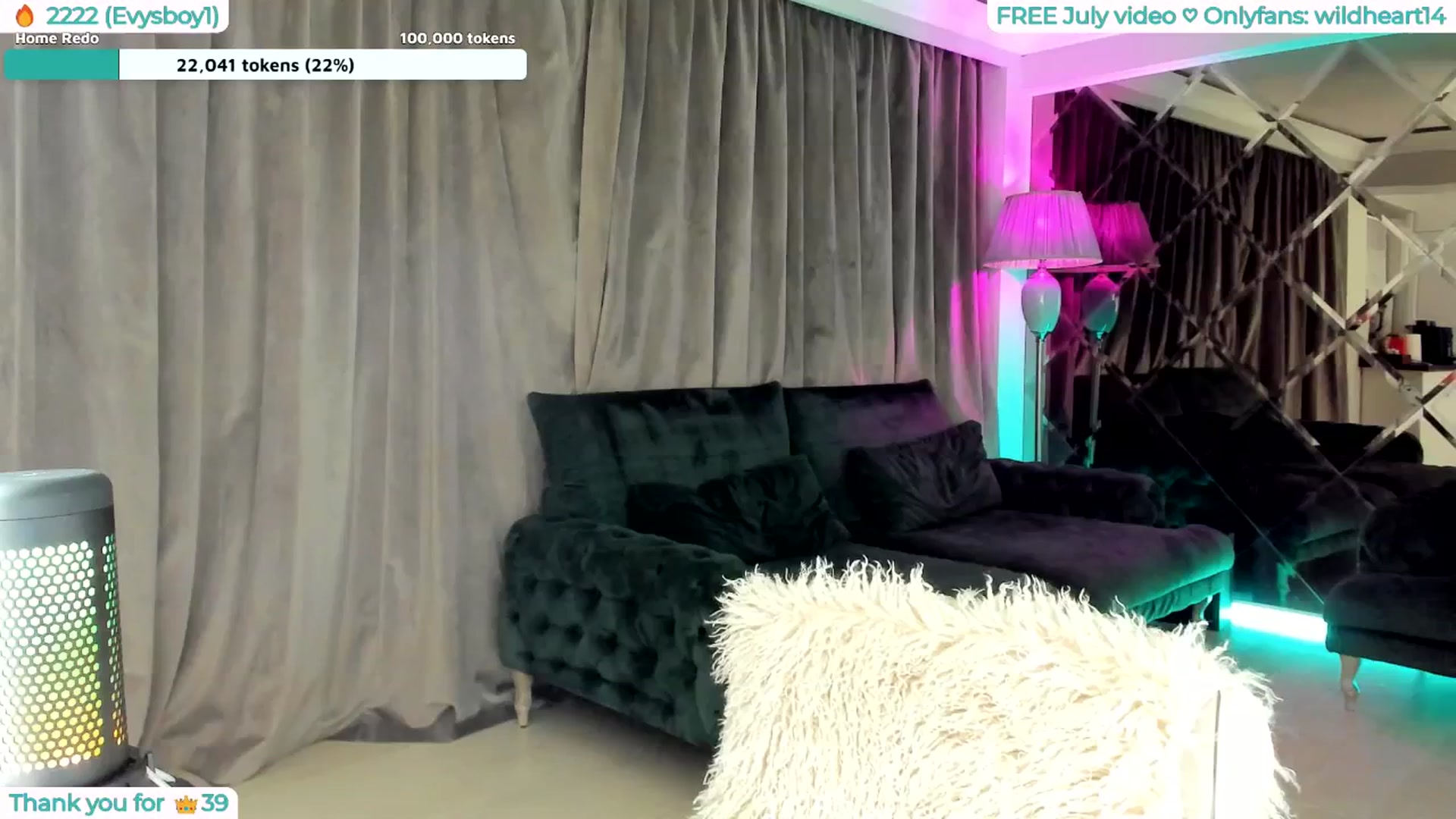 Gallery image thumbnail from Yveline's myfreecams stream on, 07/25/2025, 22:54 image 15 of 20
