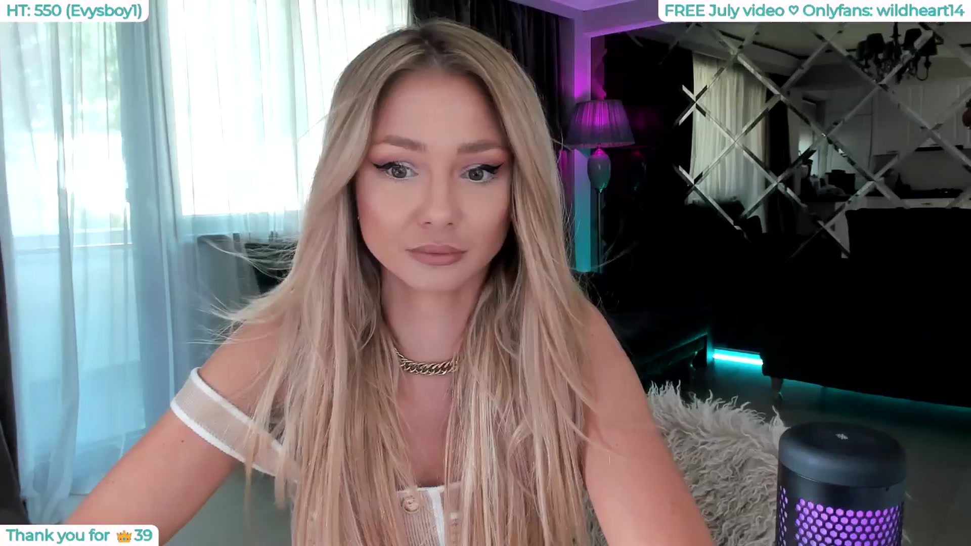 Gallery image thumbnail from Yveline's myfreecams stream on, 07/27/2025, 13:44 image 13 of 20