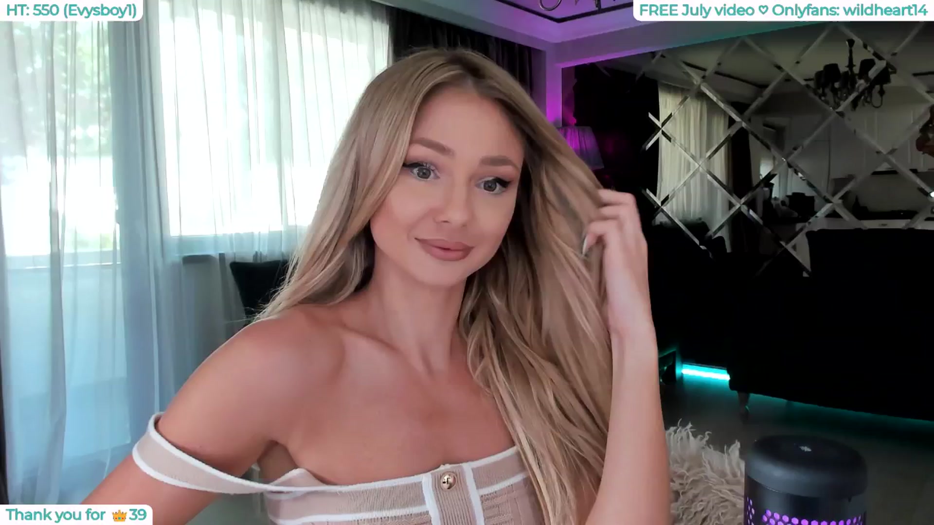Gallery image thumbnail from Yveline's myfreecams stream on, 07/27/2025, 13:44 image 11 of 20