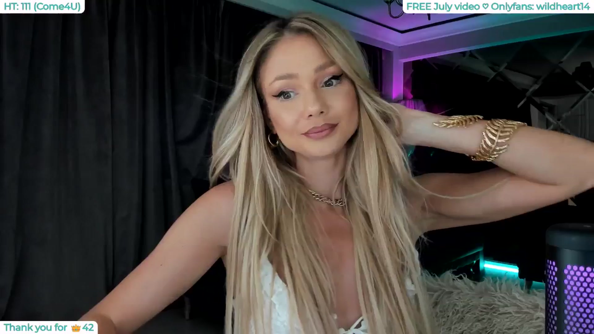Gallery image thumbnail from Yveline's myfreecams stream on, 07/28/2025, 23:26 image 6 of 20