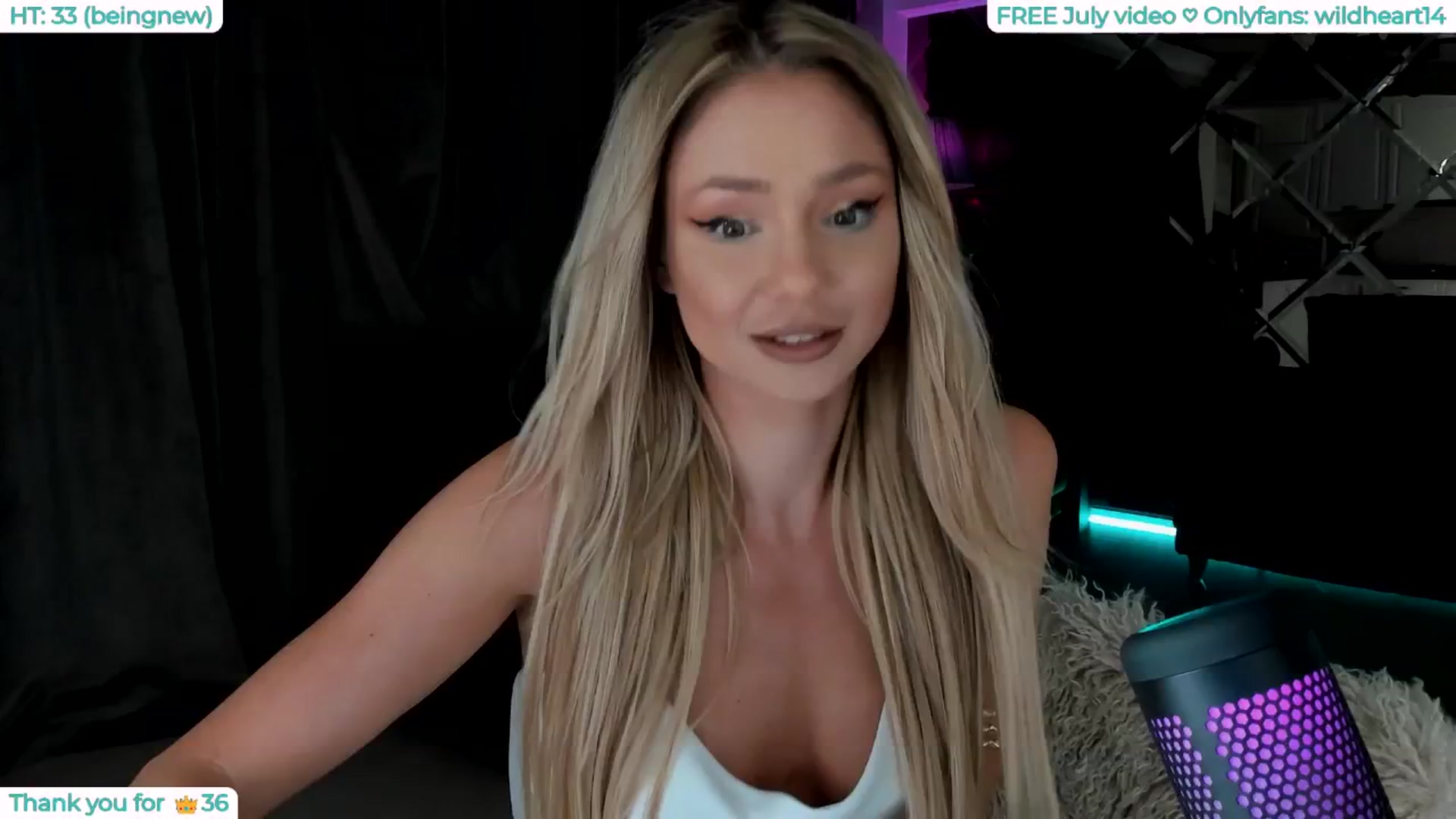 Gallery image thumbnail from Yveline's myfreecams stream on, 07/31/2025, 21:41 image 4 of 20