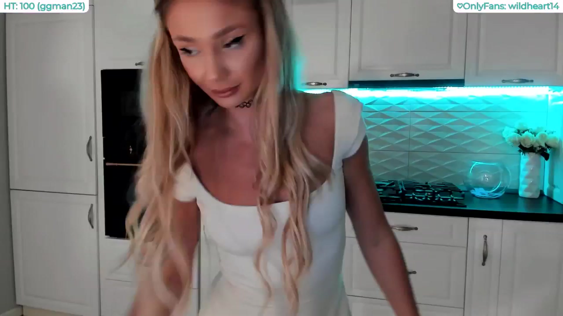 Gallery image thumbnail from Yveline's myfreecams stream on, 08/05/2025, 24:13 image 1 of 20