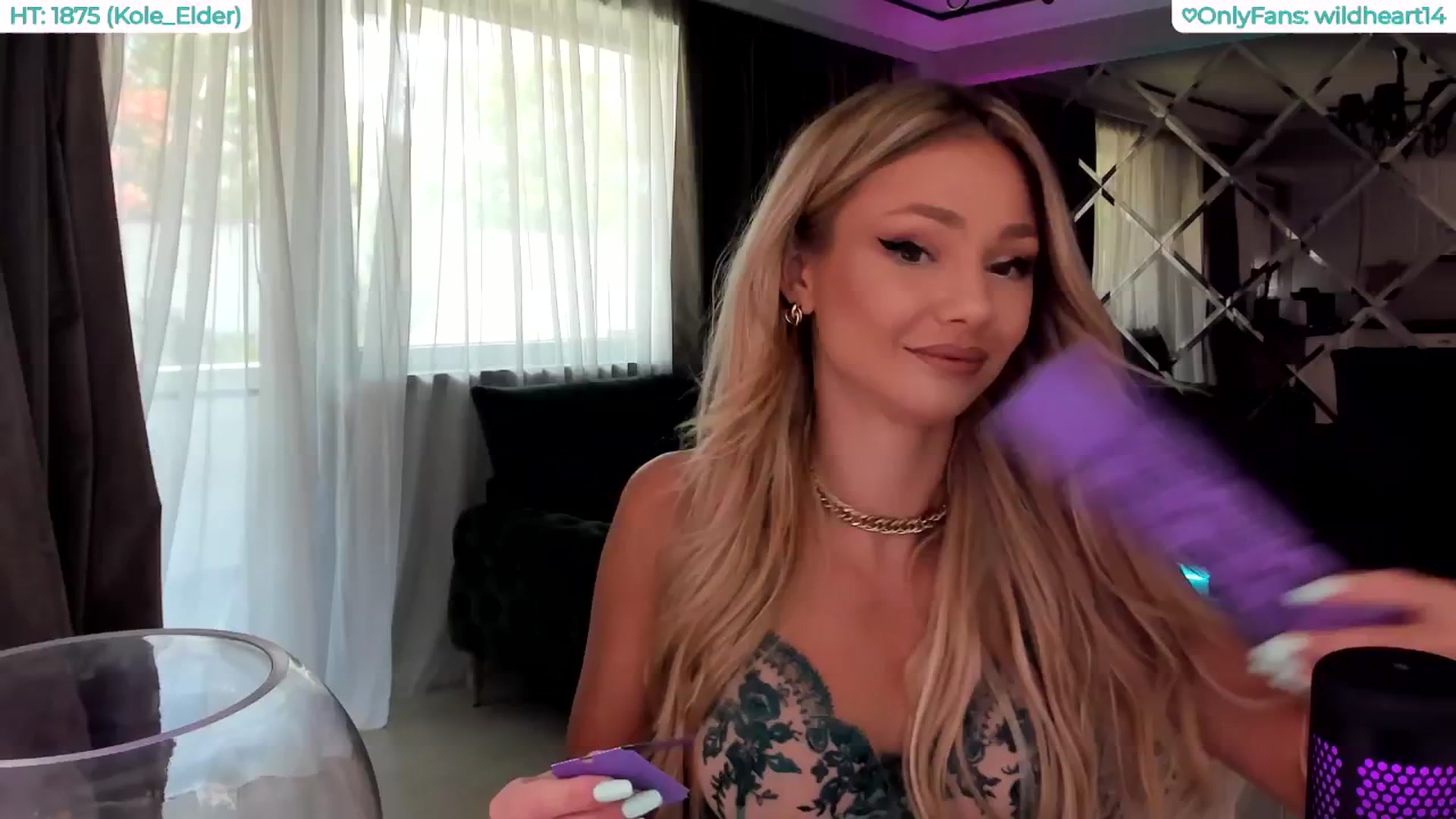 Gallery image thumbnail from Yveline's myfreecams stream on, 08/05/2025, 10:06 image 9 of 20