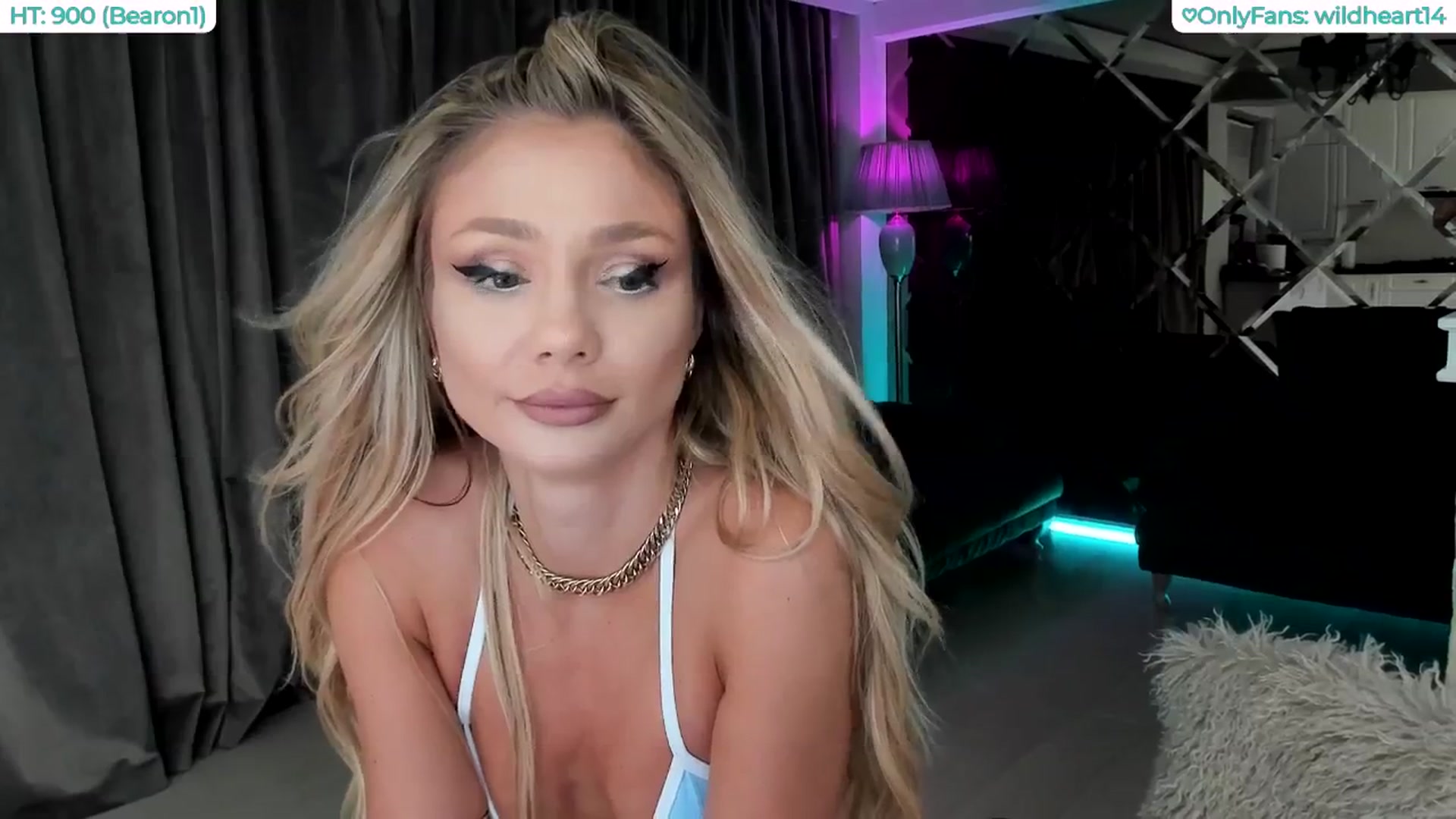 Gallery image thumbnail from Yveline's myfreecams stream on, 08/05/2025, 19:14 image 19 of 20