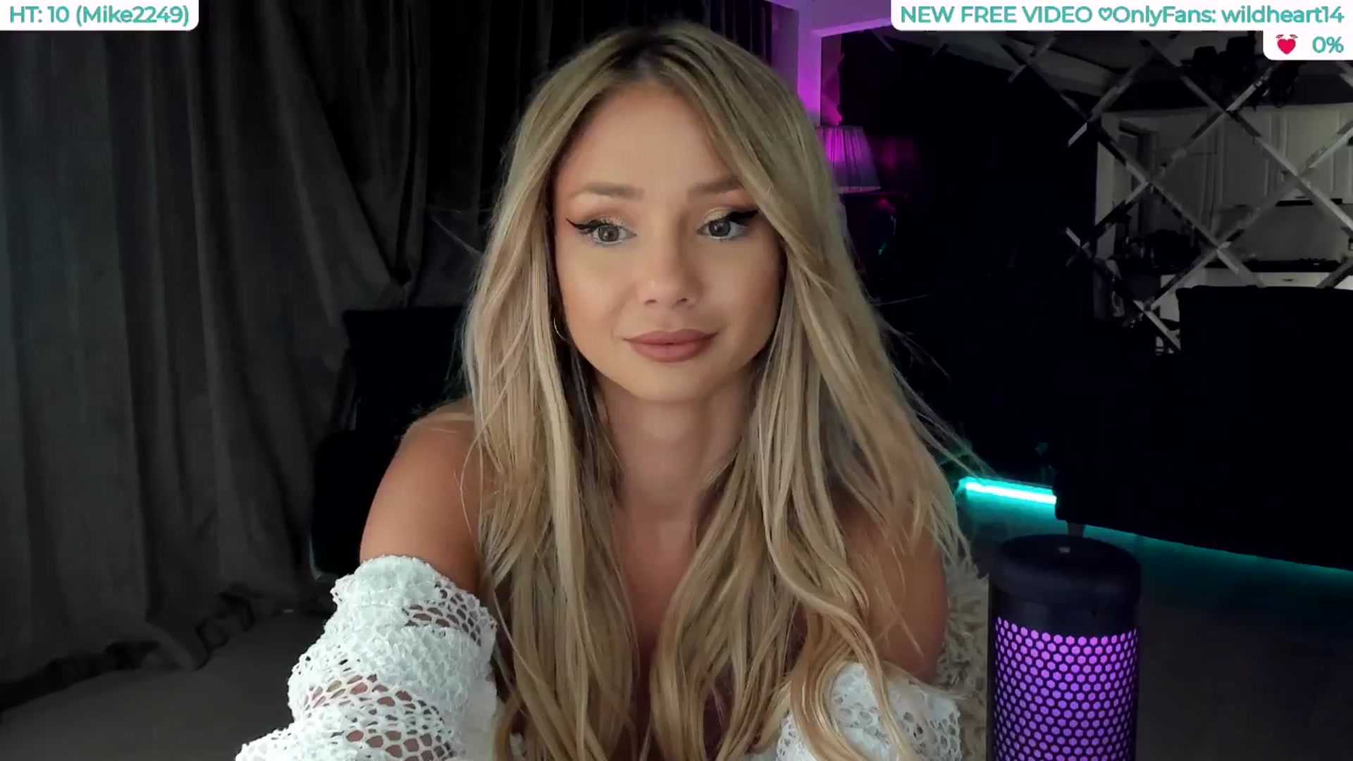 Gallery image thumbnail from Yveline's myfreecams stream on, 08/07/2025, 22:08 image 1 of 20