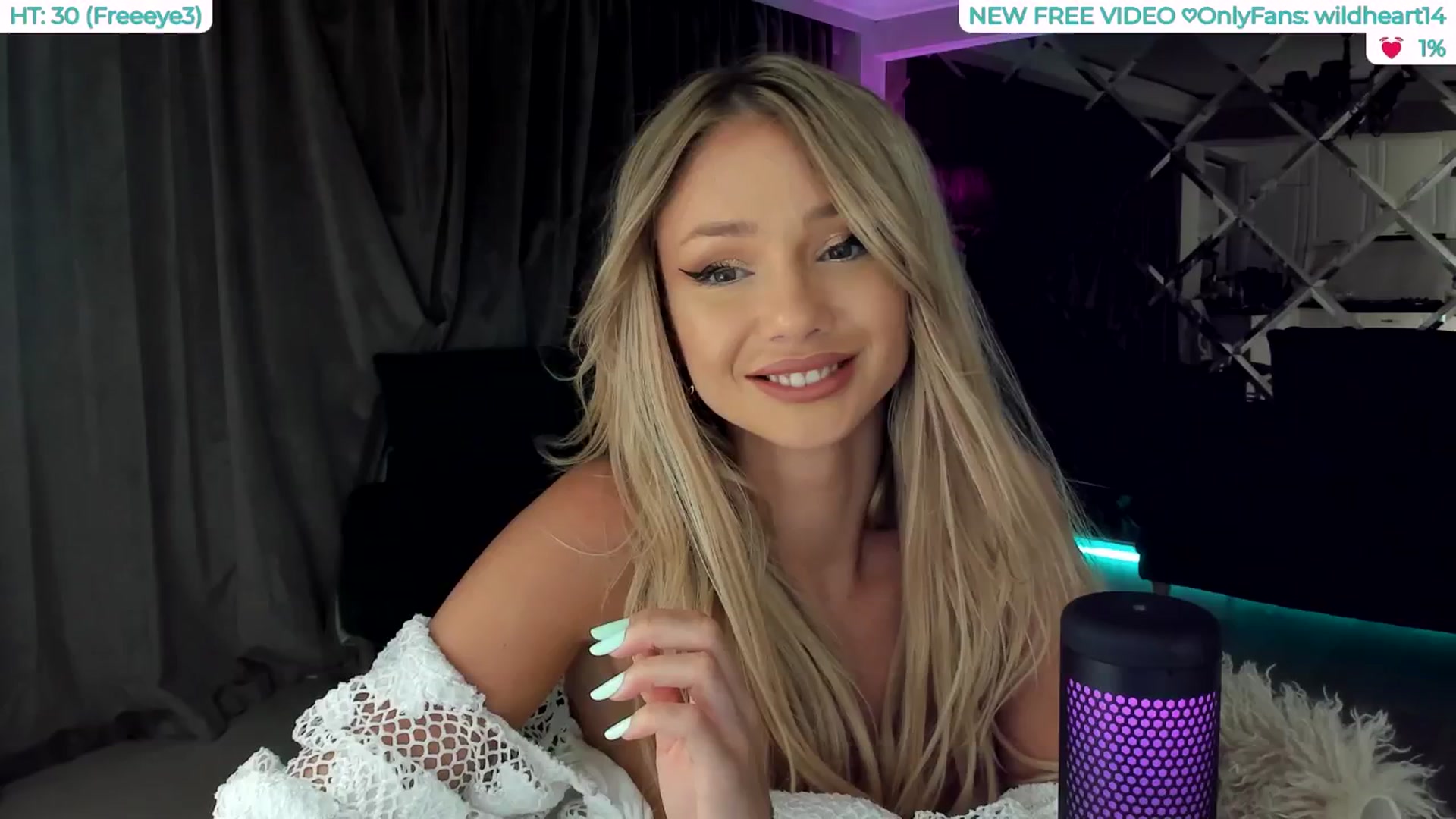 Gallery image thumbnail from Yveline's myfreecams stream on, 08/07/2025, 22:08 image 3 of 20