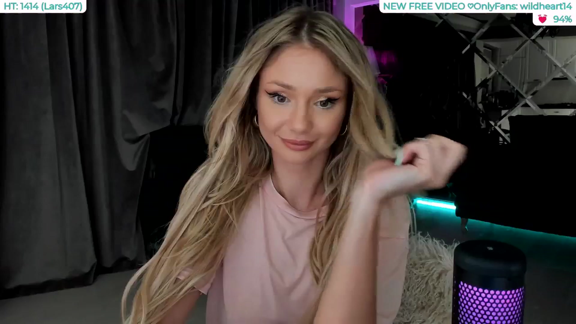 Gallery image thumbnail from Yveline's myfreecams stream on, 08/07/2025, 22:08 image 19 of 20
