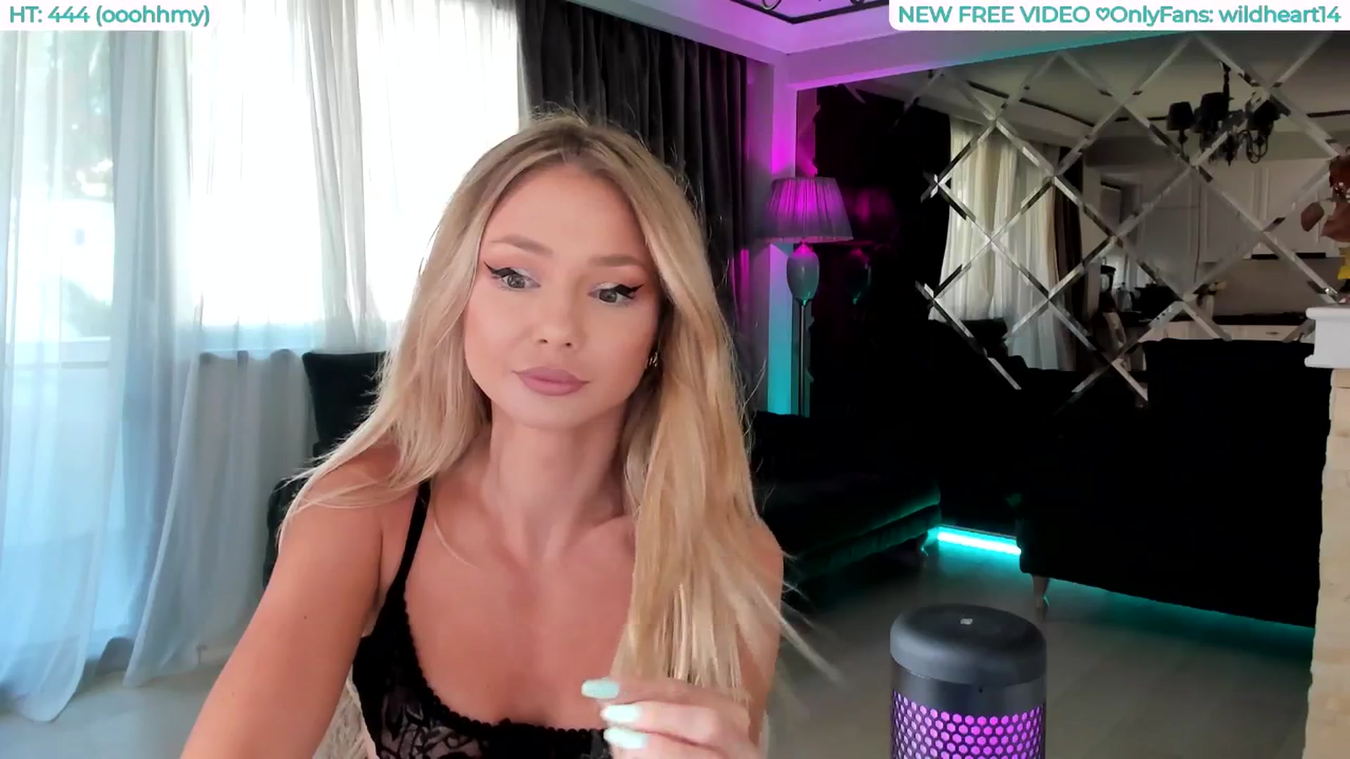 Gallery image thumbnail from Yveline's myfreecams stream on, 08/08/2025, 16:04 image 12 of 20