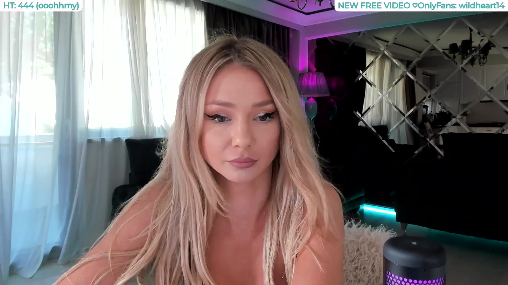 Gallery image thumbnail from Yveline's myfreecams stream on, 08/08/2025, 16:04 image 9 of 20