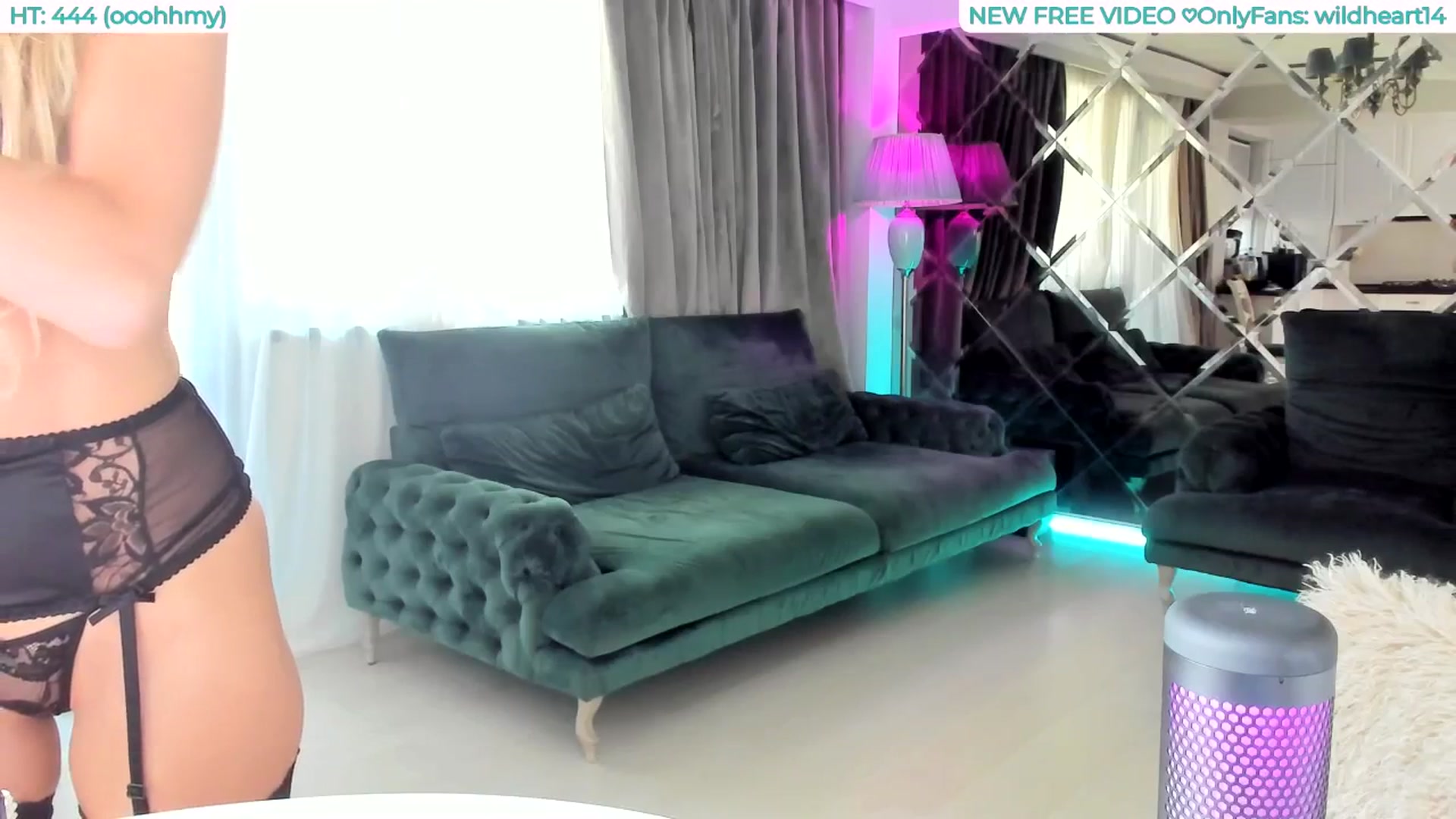 Gallery image thumbnail from Yveline's myfreecams stream on, 08/08/2025, 16:04 image 7 of 20