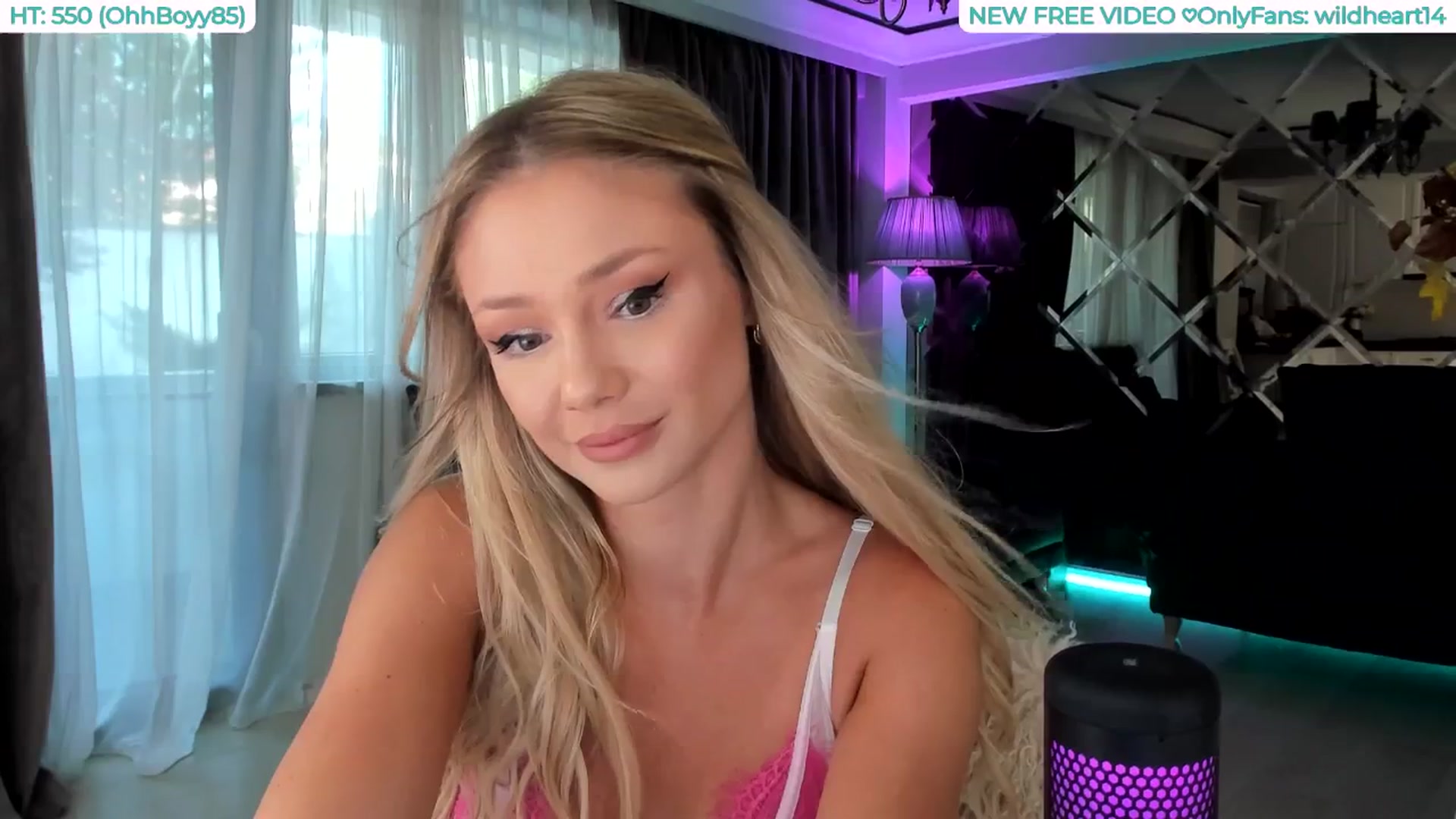 Gallery image thumbnail from Yveline's myfreecams stream on, 08/09/2025, 16:11 image 8 of 20