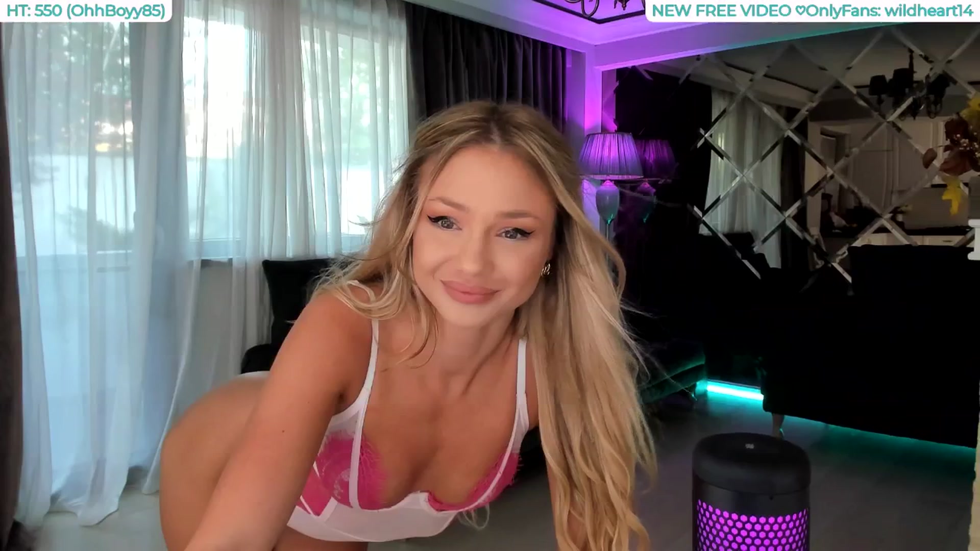 Gallery image thumbnail from Yveline's myfreecams stream on, 08/09/2025, 16:11 image 15 of 20