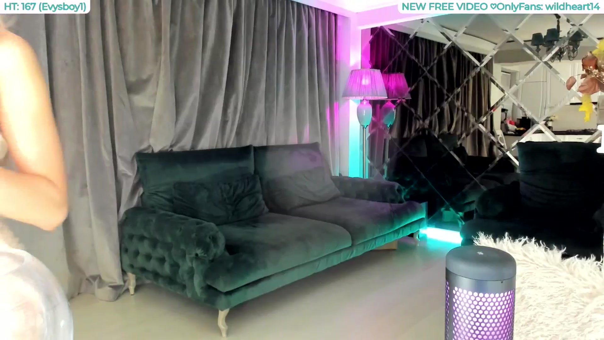 Gallery image thumbnail from Yveline's myfreecams stream on, 08/09/2025, 22:52 image 11 of 20