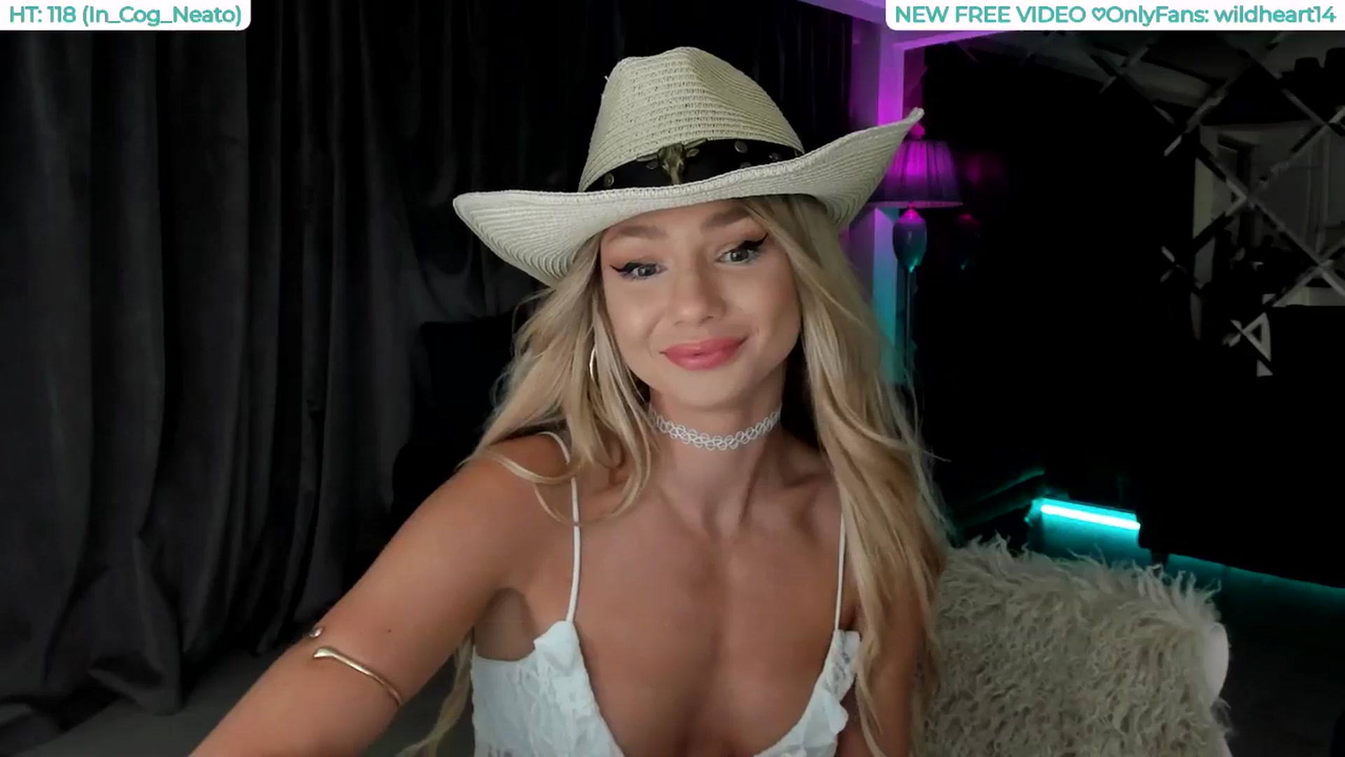 Gallery image thumbnail from Yveline's myfreecams stream on, 08/10/2025, 18:07 image 16 of 20
