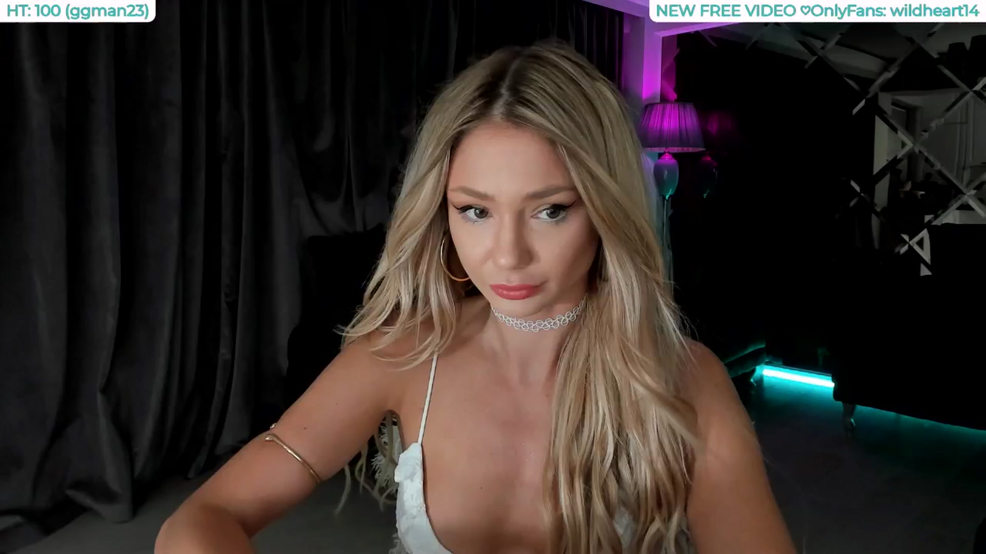 Gallery image thumbnail from Yveline's myfreecams stream on, 08/10/2025, 18:07 image 6 of 20