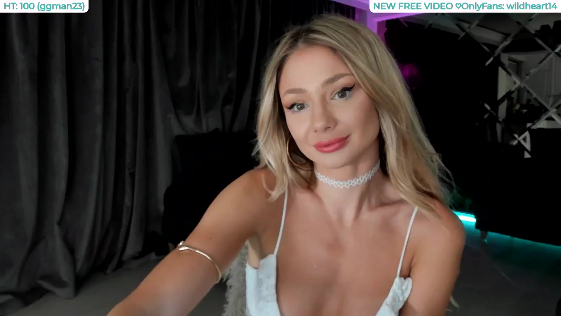 Gallery image thumbnail from Yveline's myfreecams stream on, 08/10/2025, 18:07 image 7 of 20