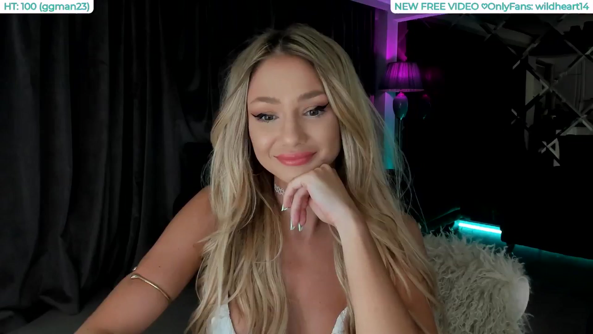 Gallery image thumbnail from Yveline's myfreecams stream on, 08/10/2025, 18:07 image 10 of 20
