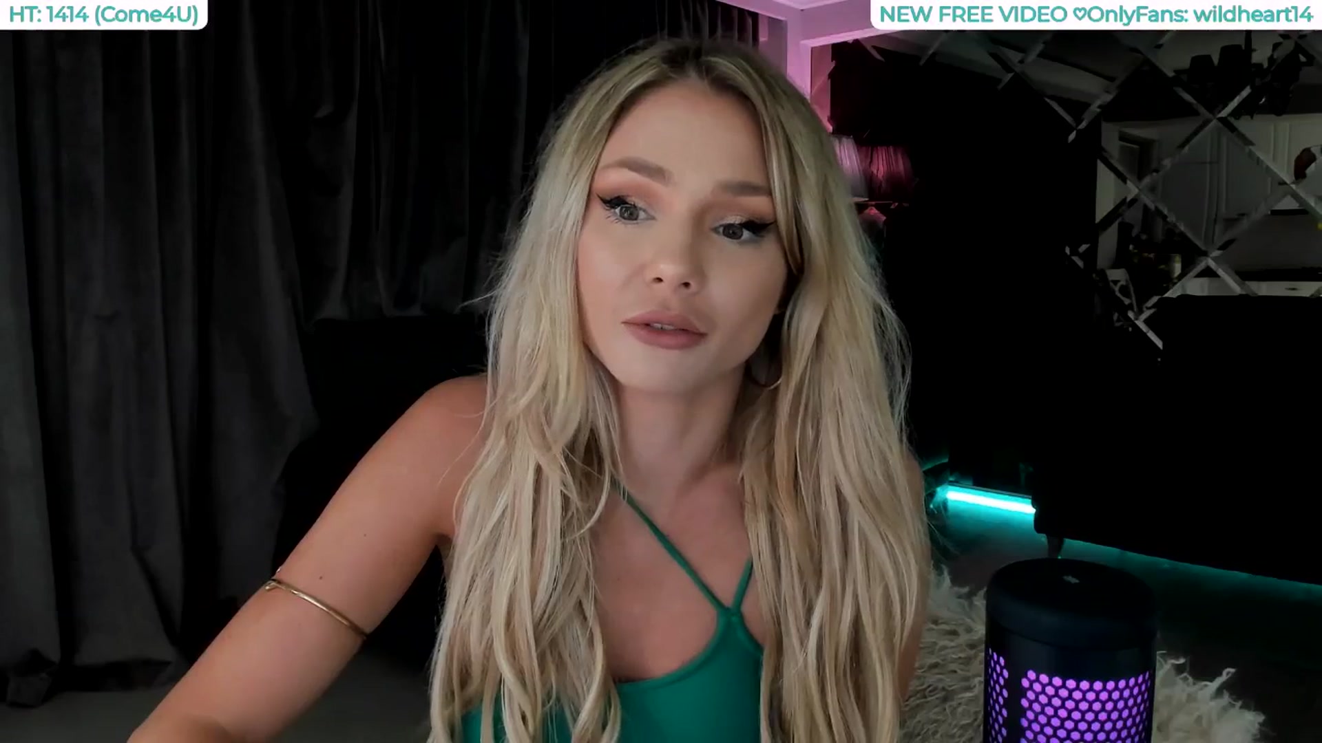 Gallery image thumbnail from Yveline's myfreecams stream on, 08/11/2025, 21:35 image 16 of 20