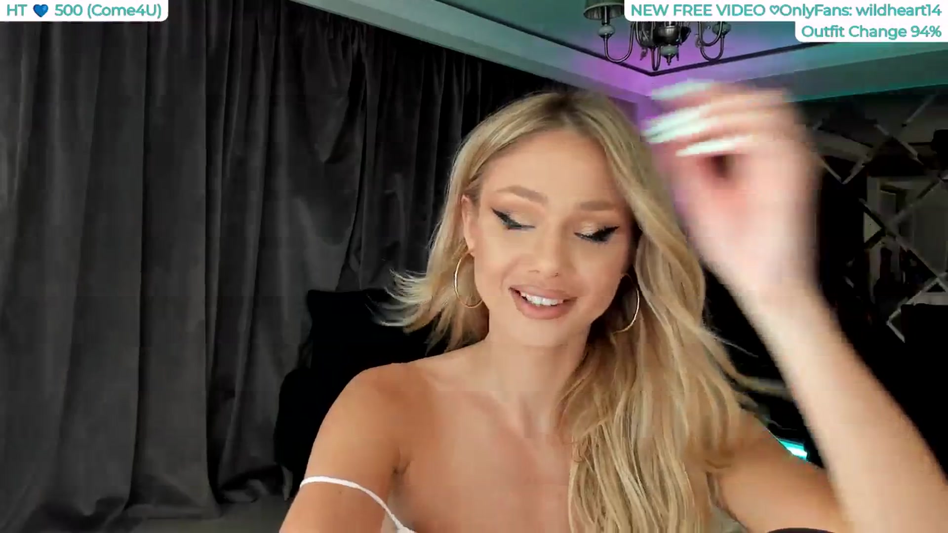 Gallery image thumbnail from Yveline's myfreecams stream on, 08/17/2025, 22:43 image 6 of 20