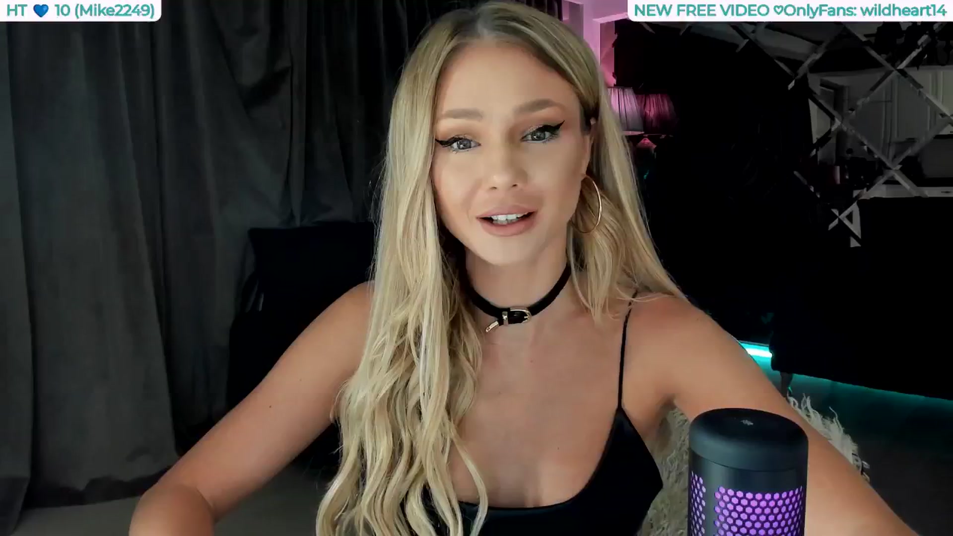 Gallery image thumbnail from Yveline's myfreecams stream on, 08/23/2025, 15:21 image 2 of 20