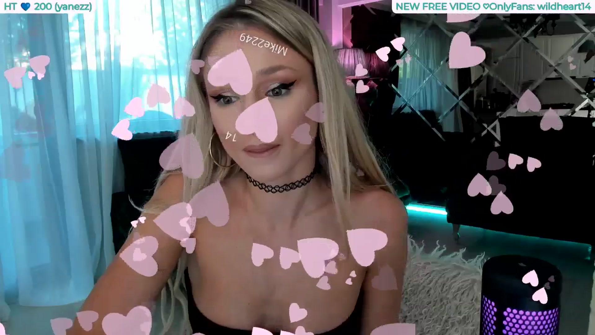 Gallery image thumbnail from Yveline's myfreecams stream on, 08/24/2025, 16:12 image 13 of 20