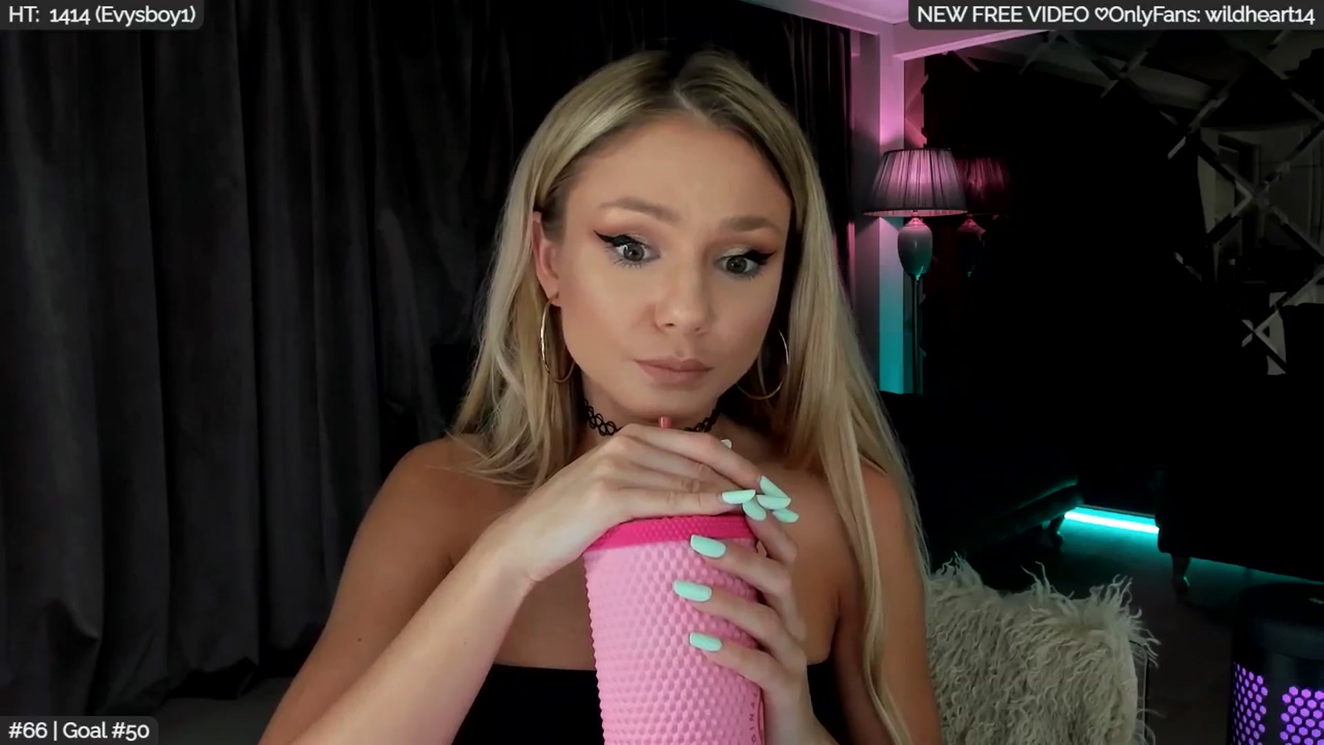Gallery image thumbnail from Yveline's myfreecams stream on, 08/24/2025, 23:22 image 13 of 20