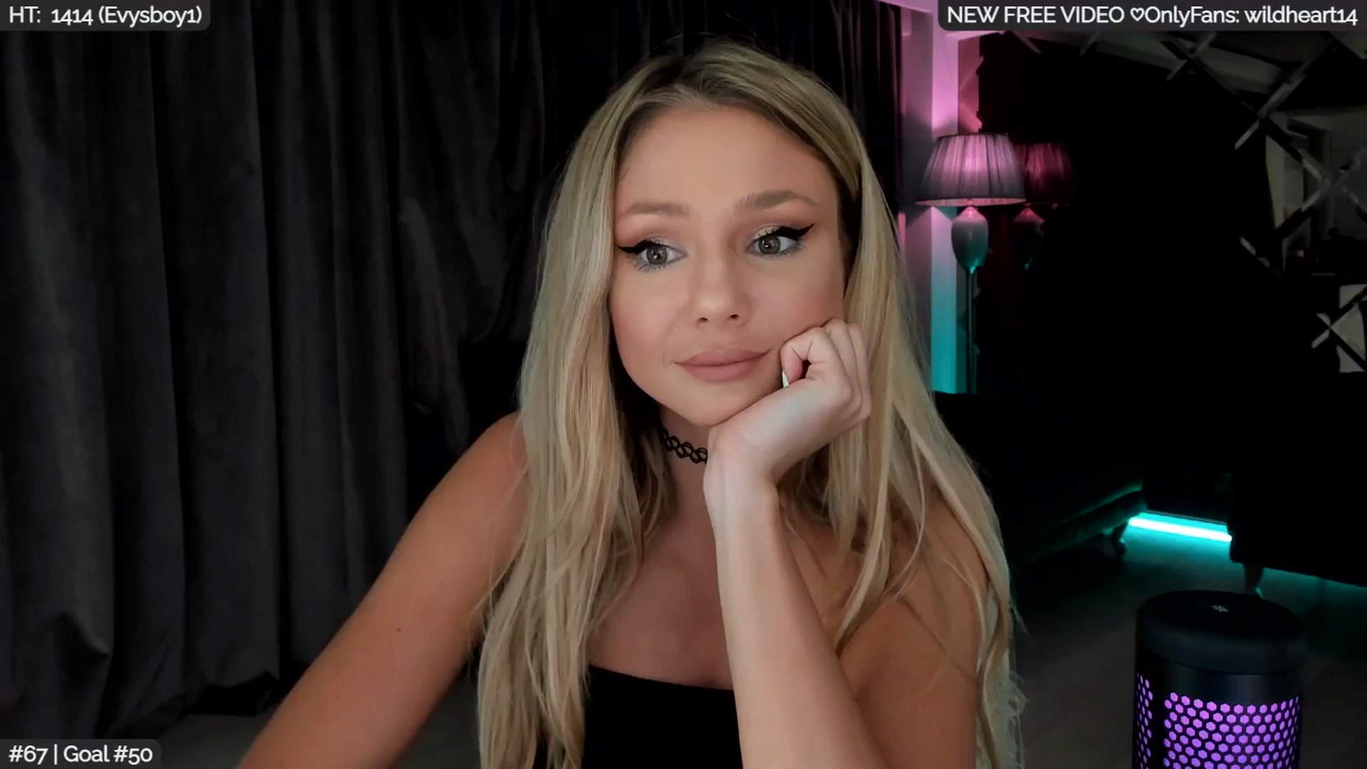 Gallery image thumbnail from Yveline's myfreecams stream on, 08/24/2025, 23:22 image 12 of 20
