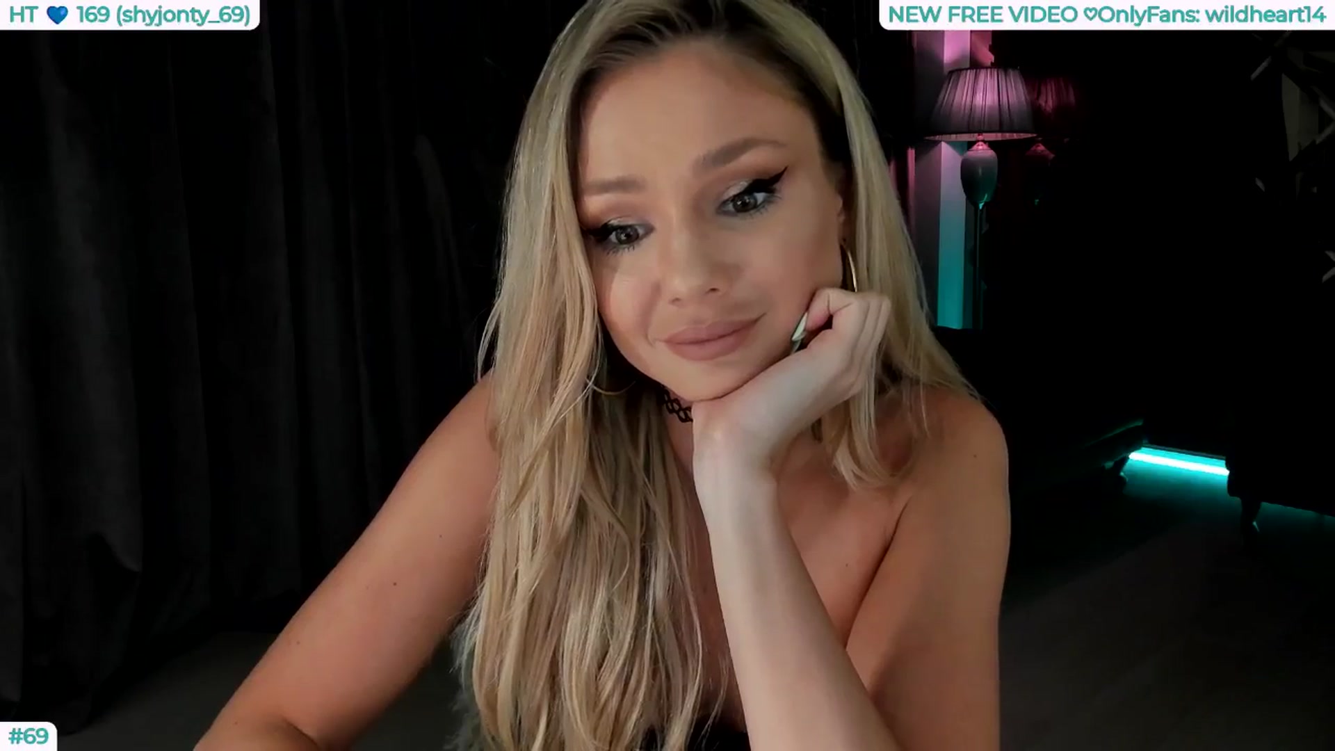 Gallery image thumbnail from Yveline's myfreecams stream on, 08/24/2025, 23:22 image 7 of 20
