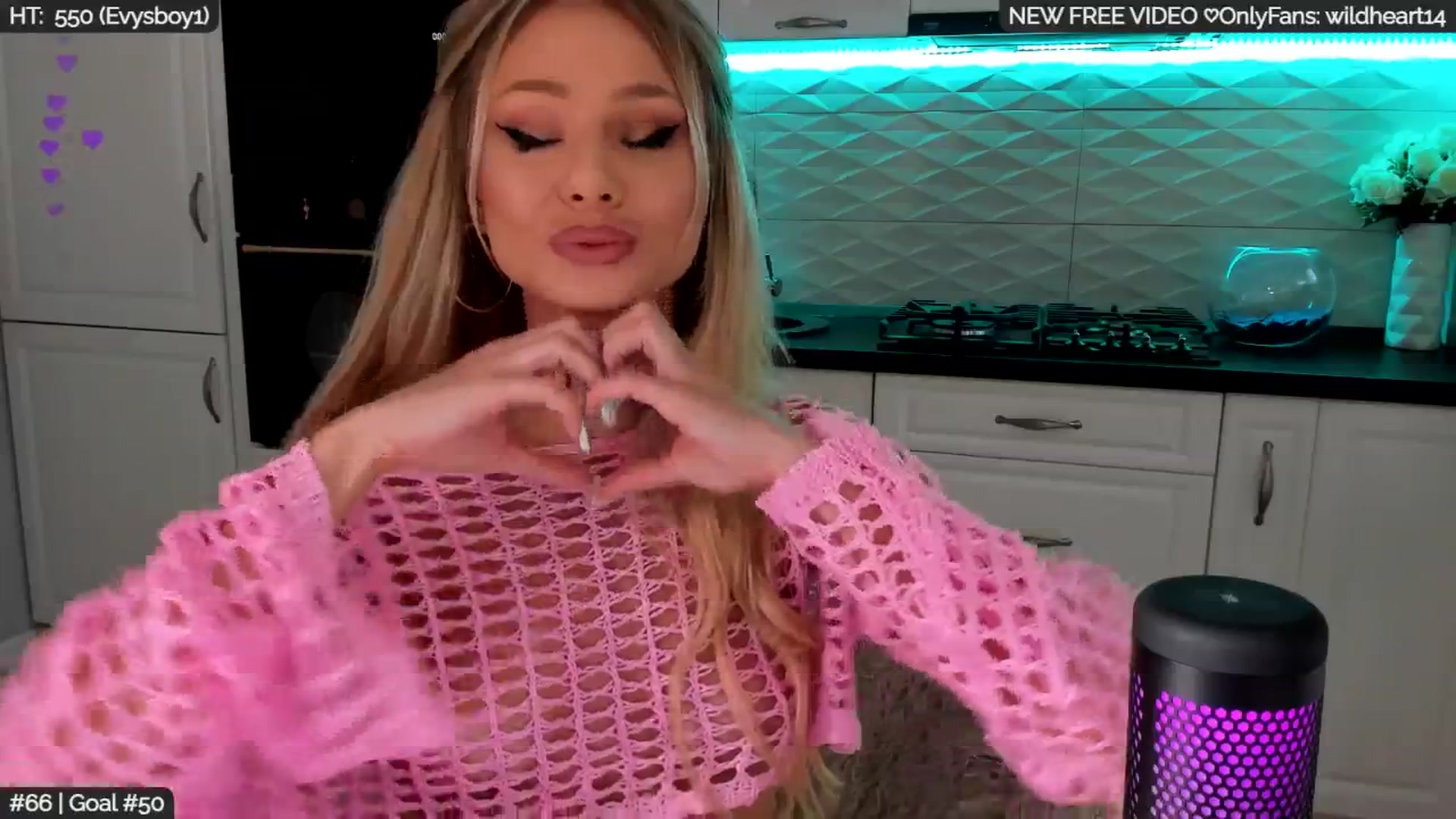 Gallery image thumbnail from Yveline's myfreecams stream on, 08/25/2025, 14:37 image 14 of 20