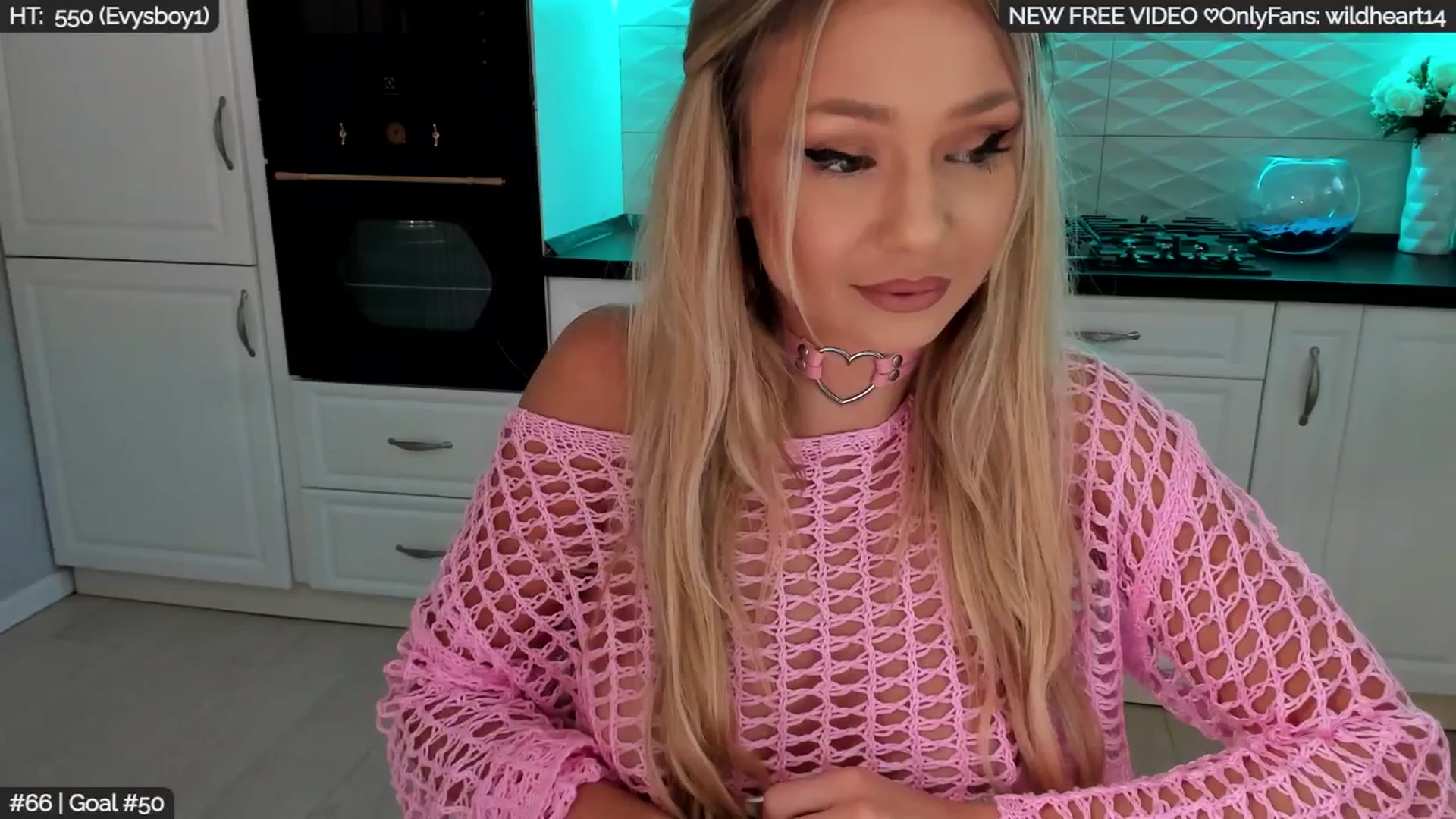 Gallery image thumbnail from Yveline's myfreecams stream on, 08/25/2025, 14:37 image 17 of 20