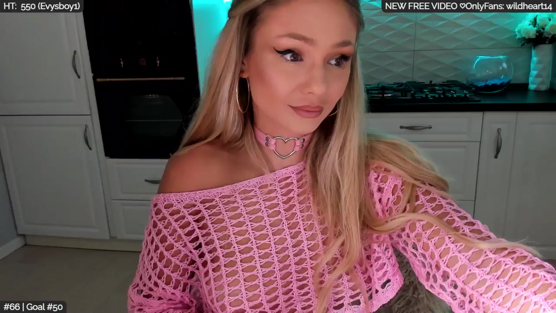 Gallery image thumbnail from Yveline's myfreecams stream on, 08/25/2025, 14:37 image 2 of 20
