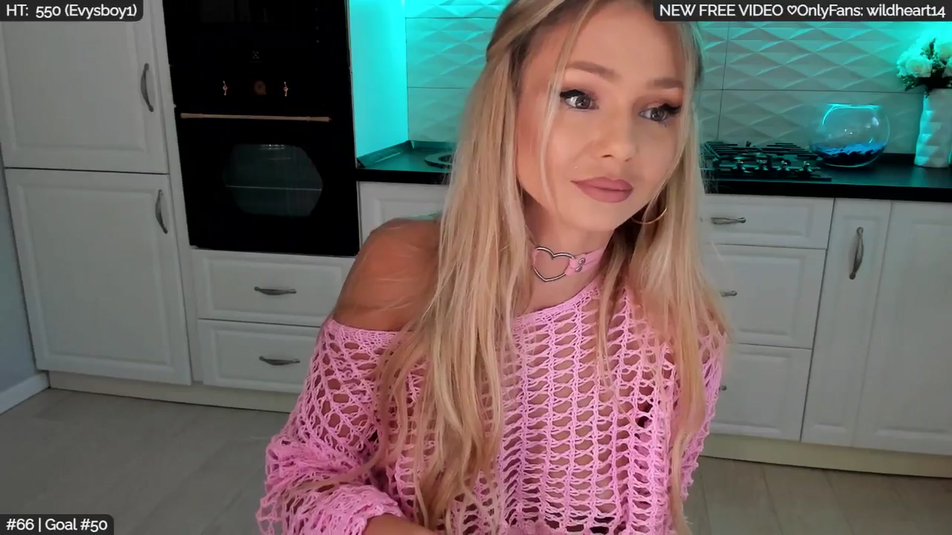 Gallery image thumbnail from Yveline's myfreecams stream on, 08/25/2025, 14:37 image 19 of 20