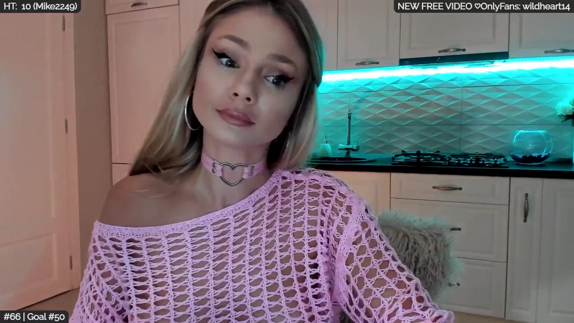 Gallery image thumbnail from Yveline's myfreecams stream on, 08/25/2025, 20:37 image 2 of 20