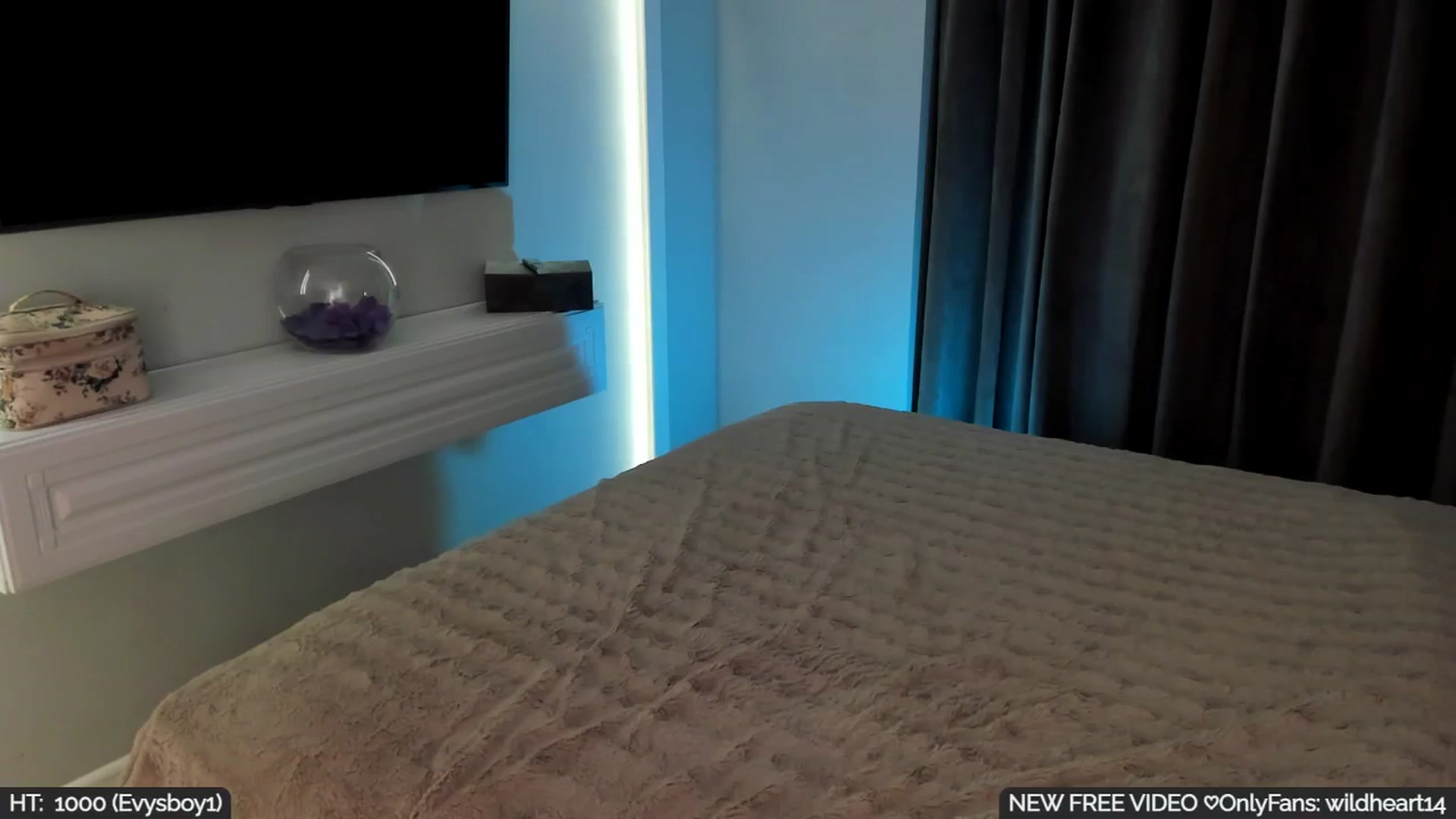 Gallery image thumbnail from Yveline's myfreecams stream on, 08/26/2025, 21:43 image 19 of 20