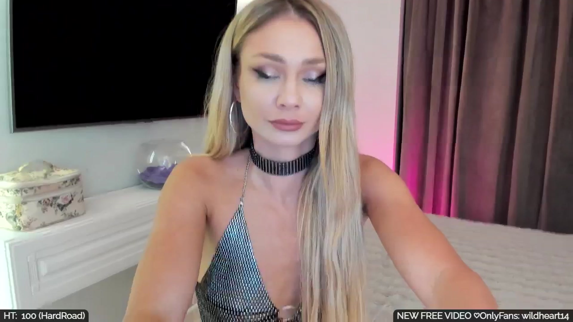 Gallery image thumbnail from Yveline's myfreecams stream on, 08/26/2025, 21:43 image 10 of 20
